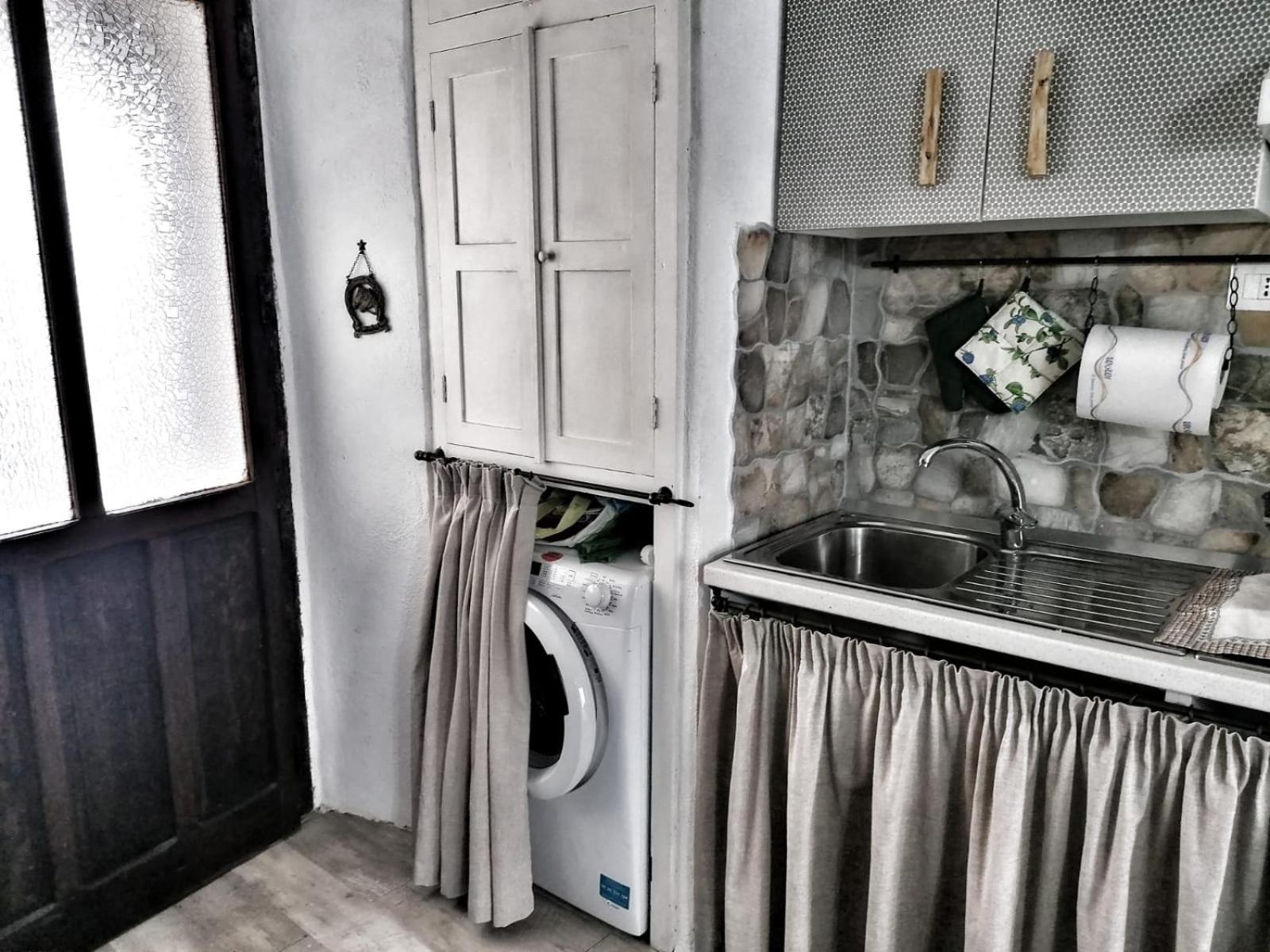Apartment - Split Level - Photo 2