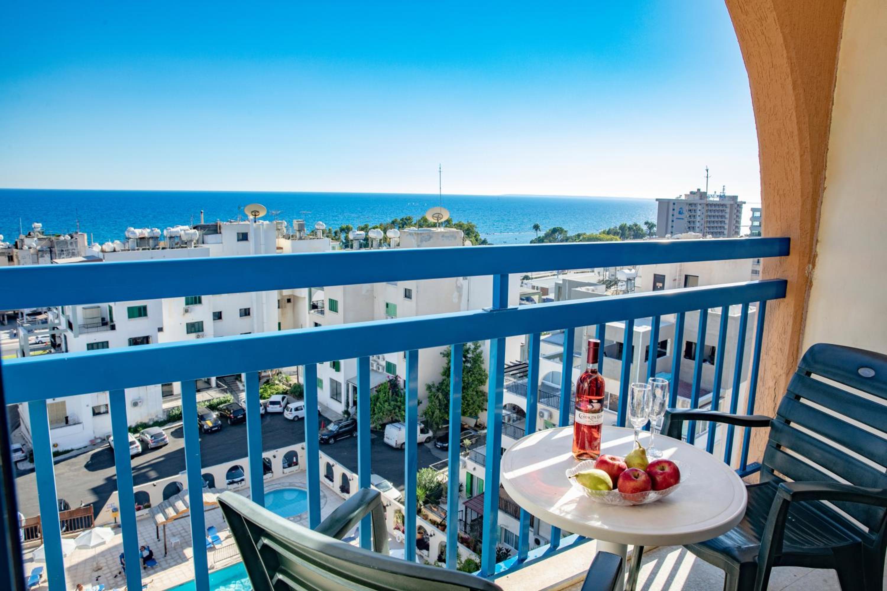 Triple Room with Sea View - Photo 4