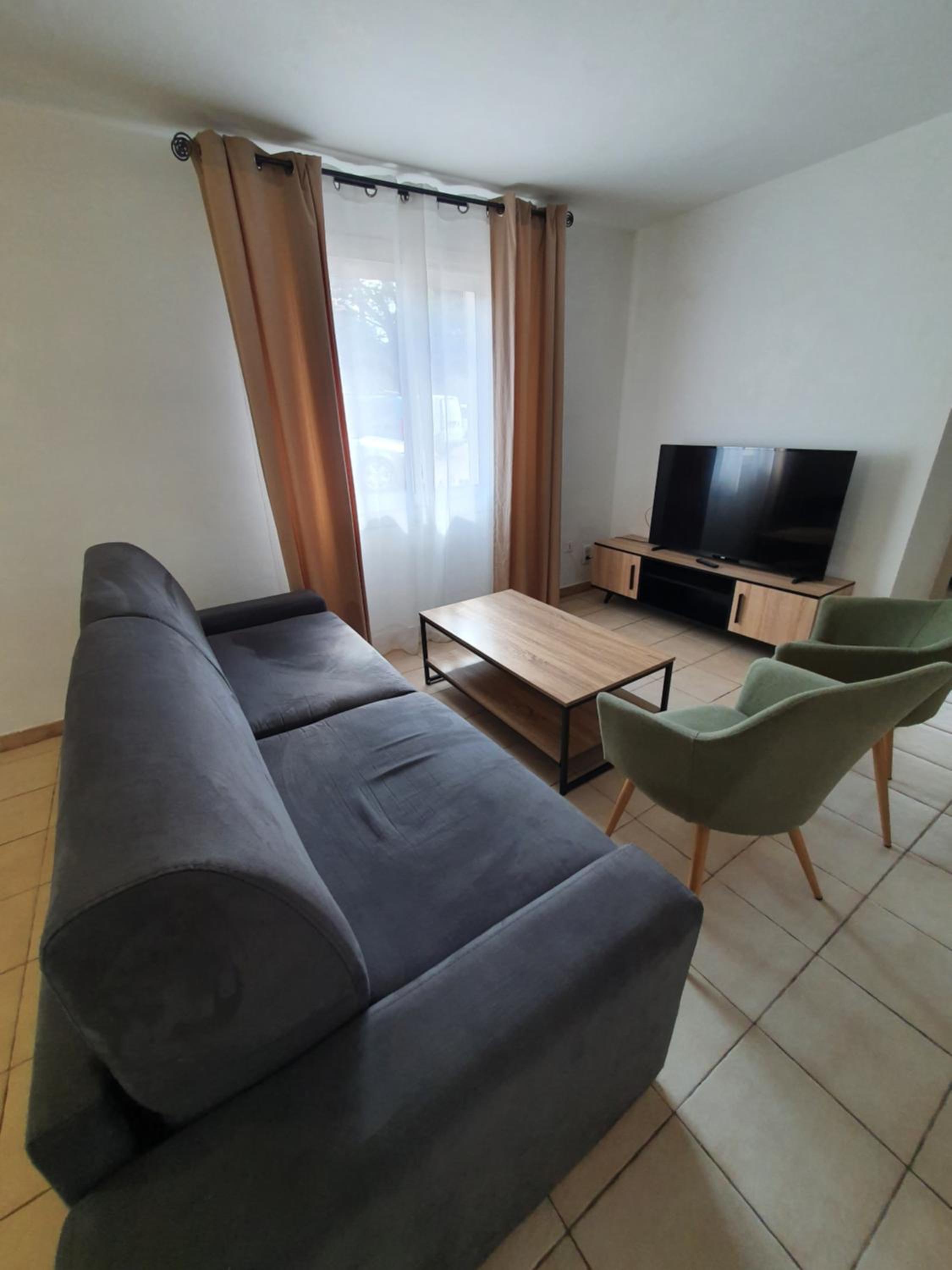 Two-Bedroom Apartment - Photo 6