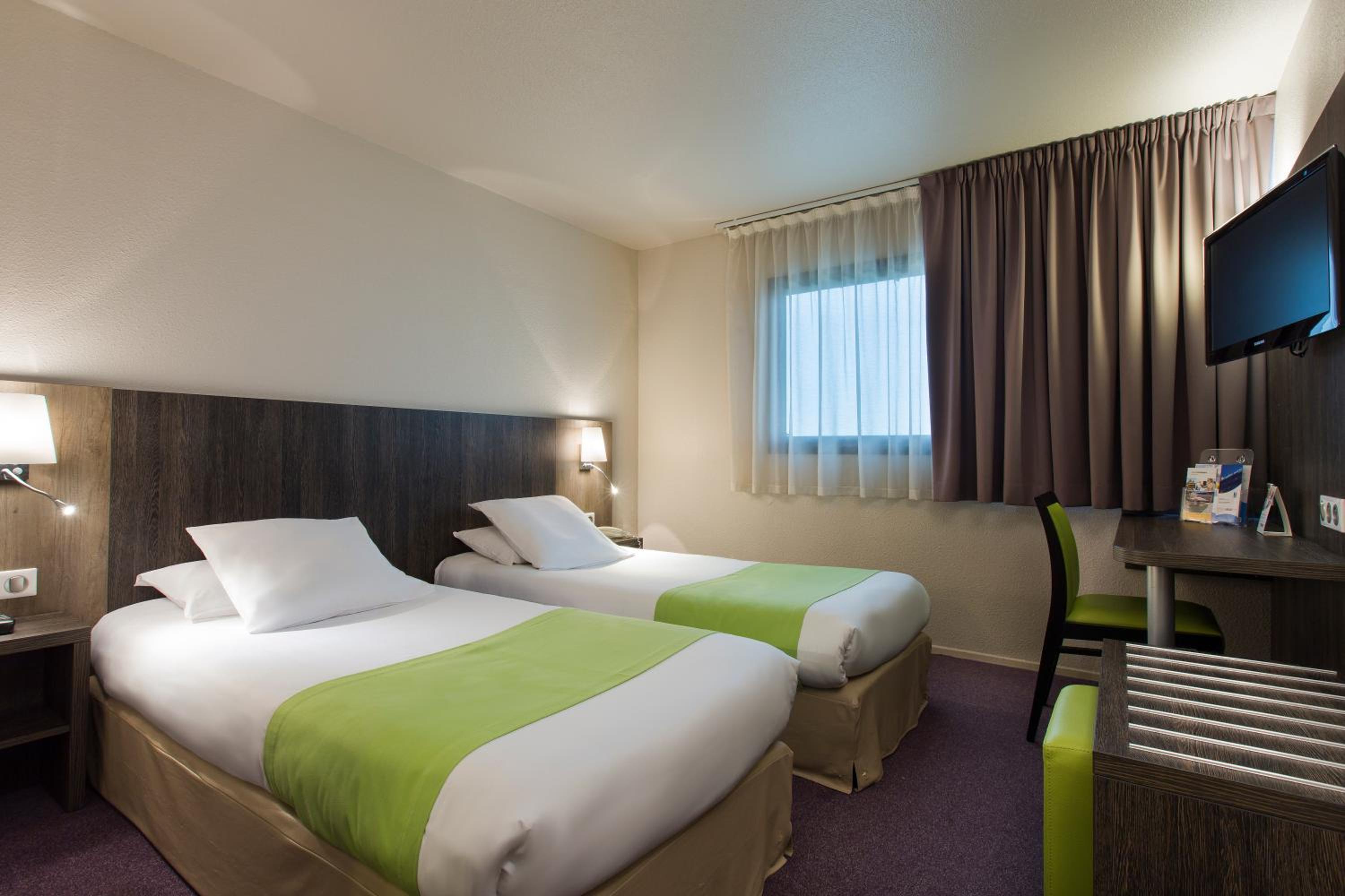 Twin Room - Non Smoking - Photo 3