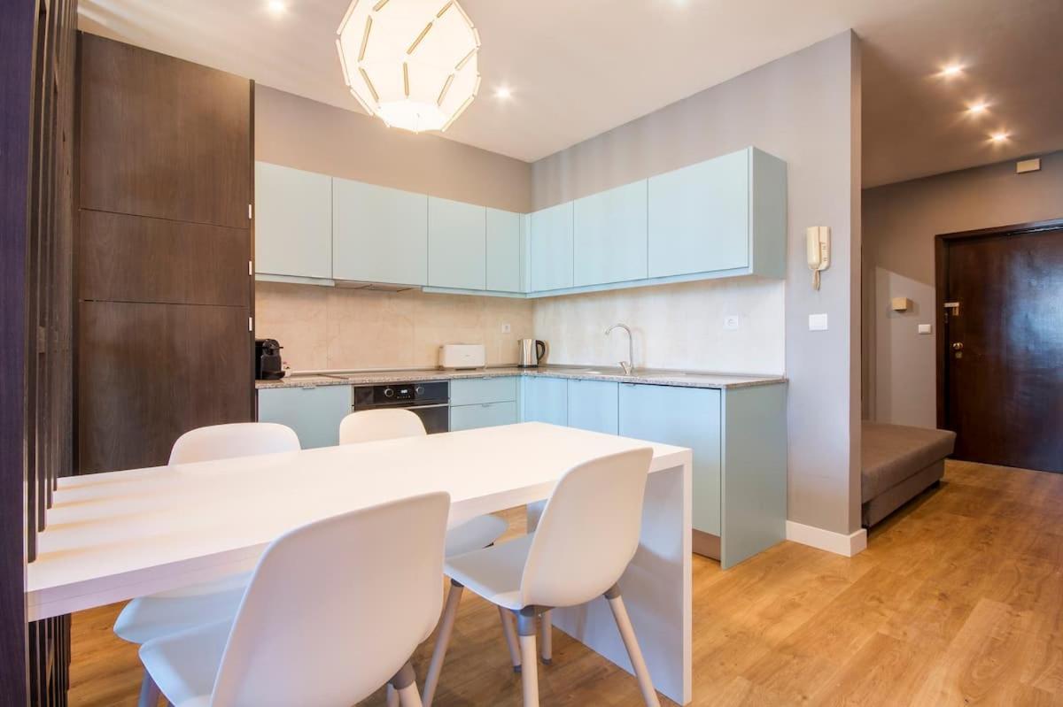 One-Bedroom Apartment - Photo 8