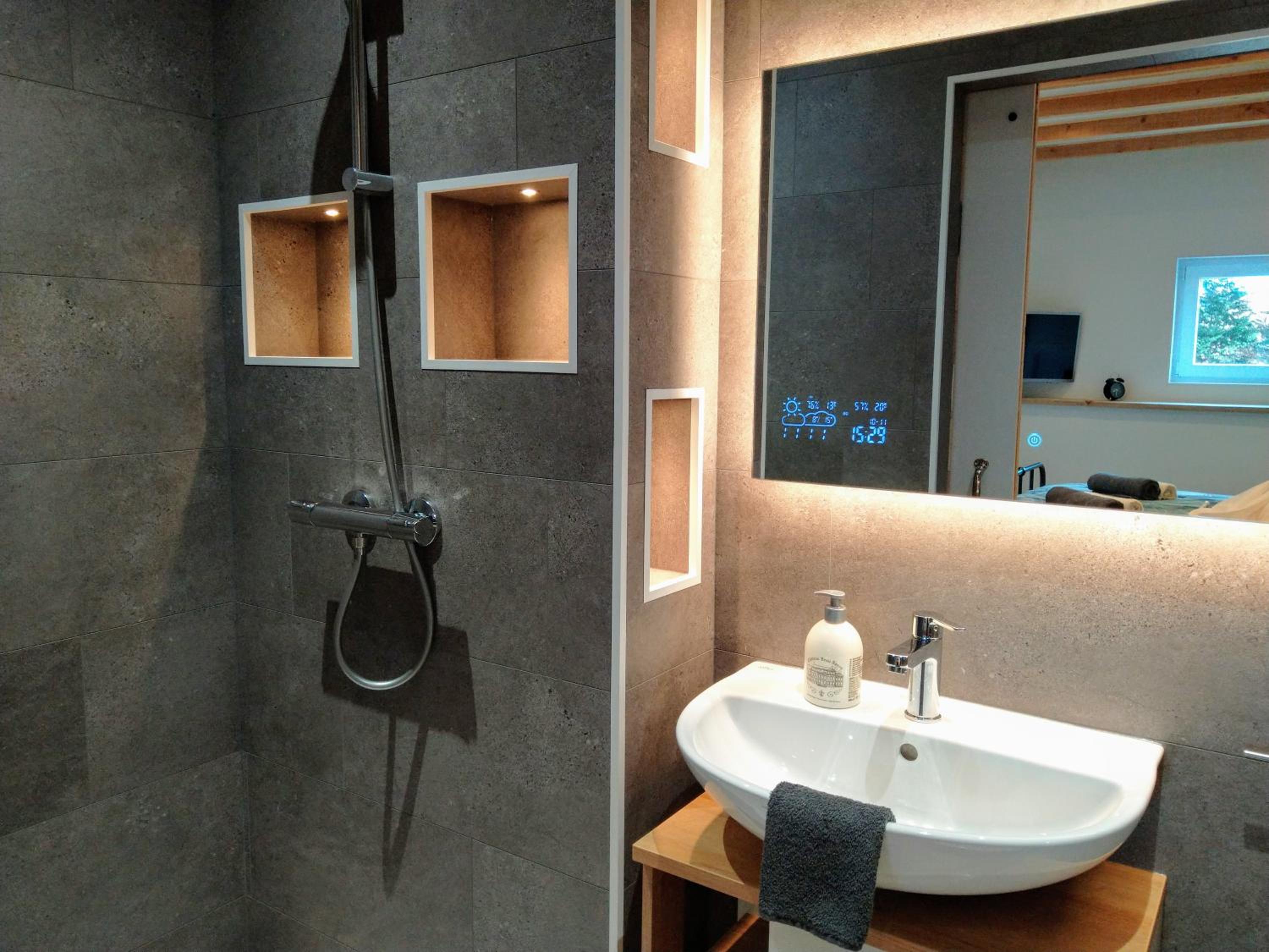 Double Room with Private Bathroom photo 3