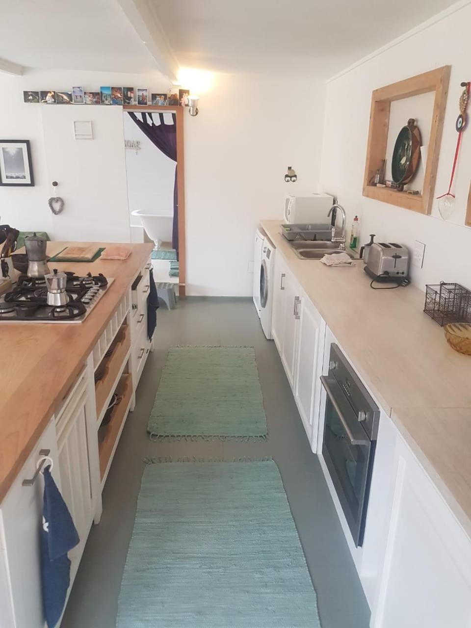 One-Bedroom Bungalow photo 3