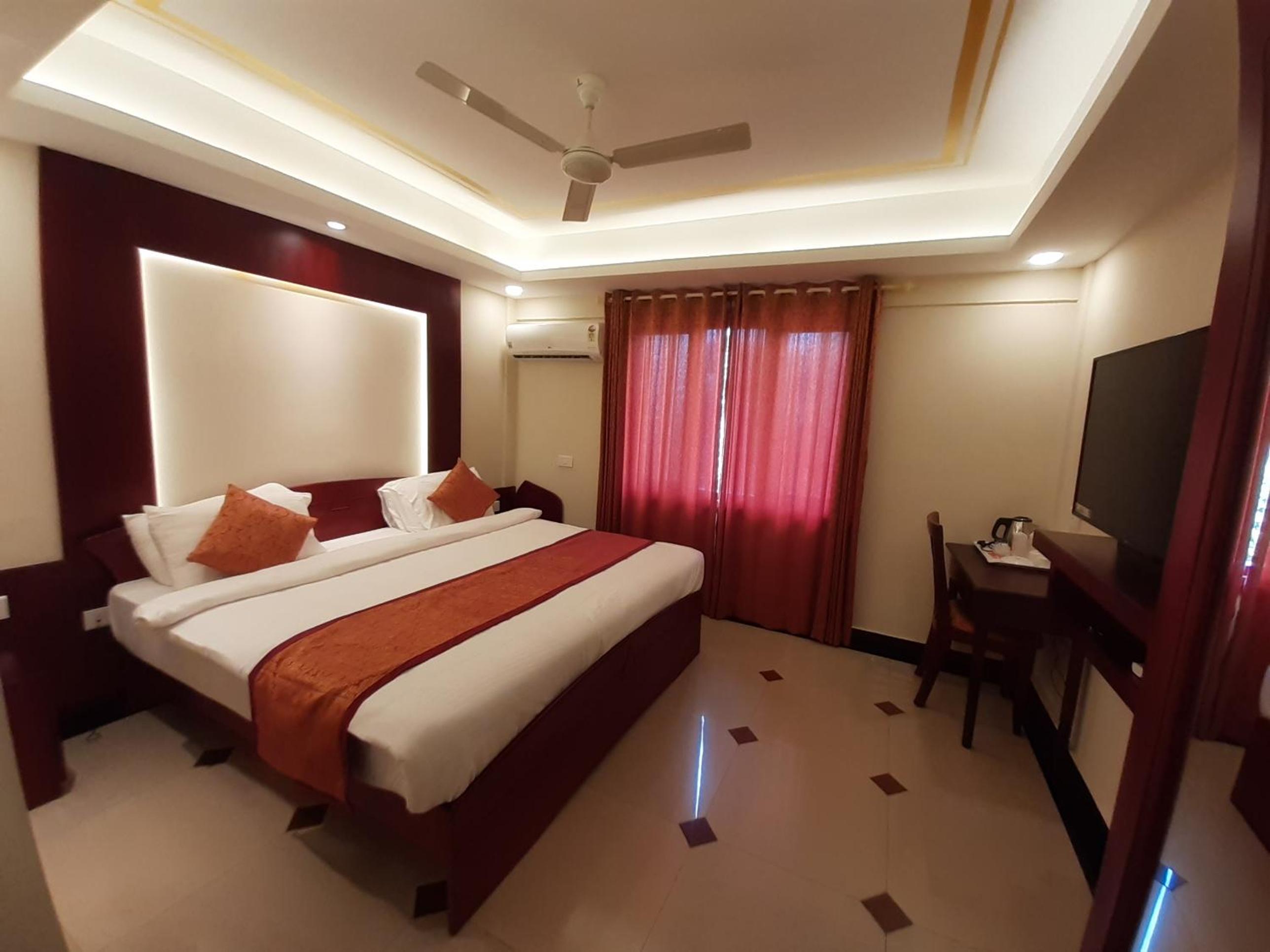 Deluxe Room - Photo 6