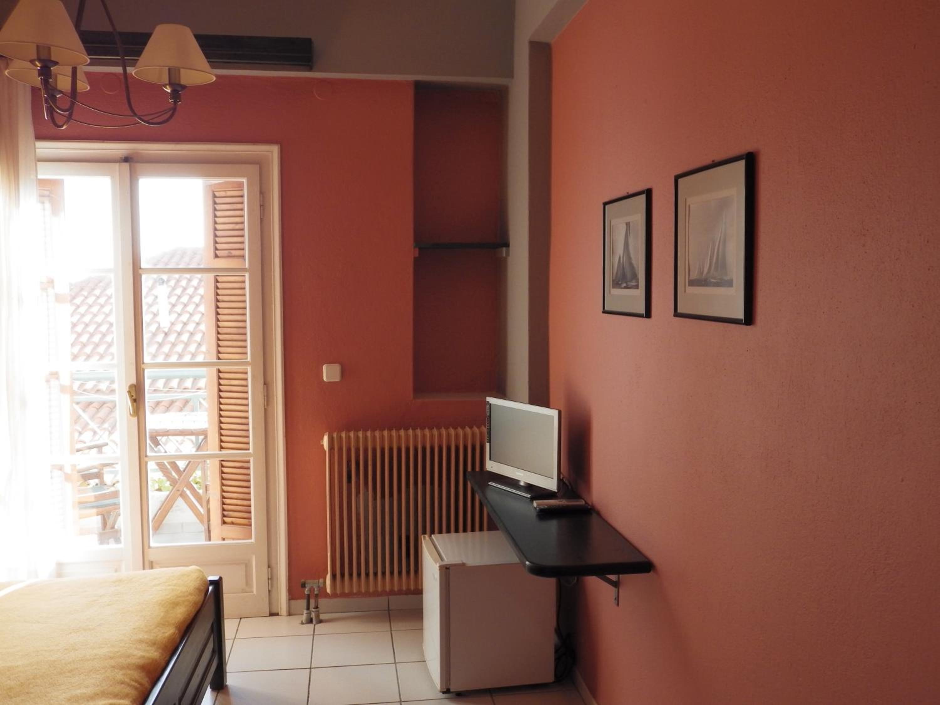 Standard Double or Twin Room photo 3