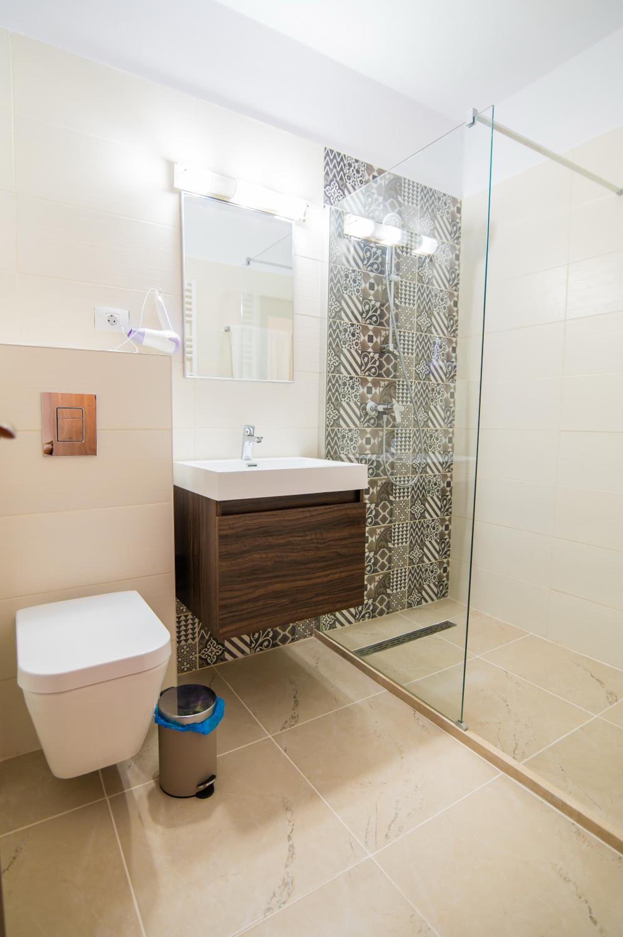 Triple Room with Balcony - Photo 14