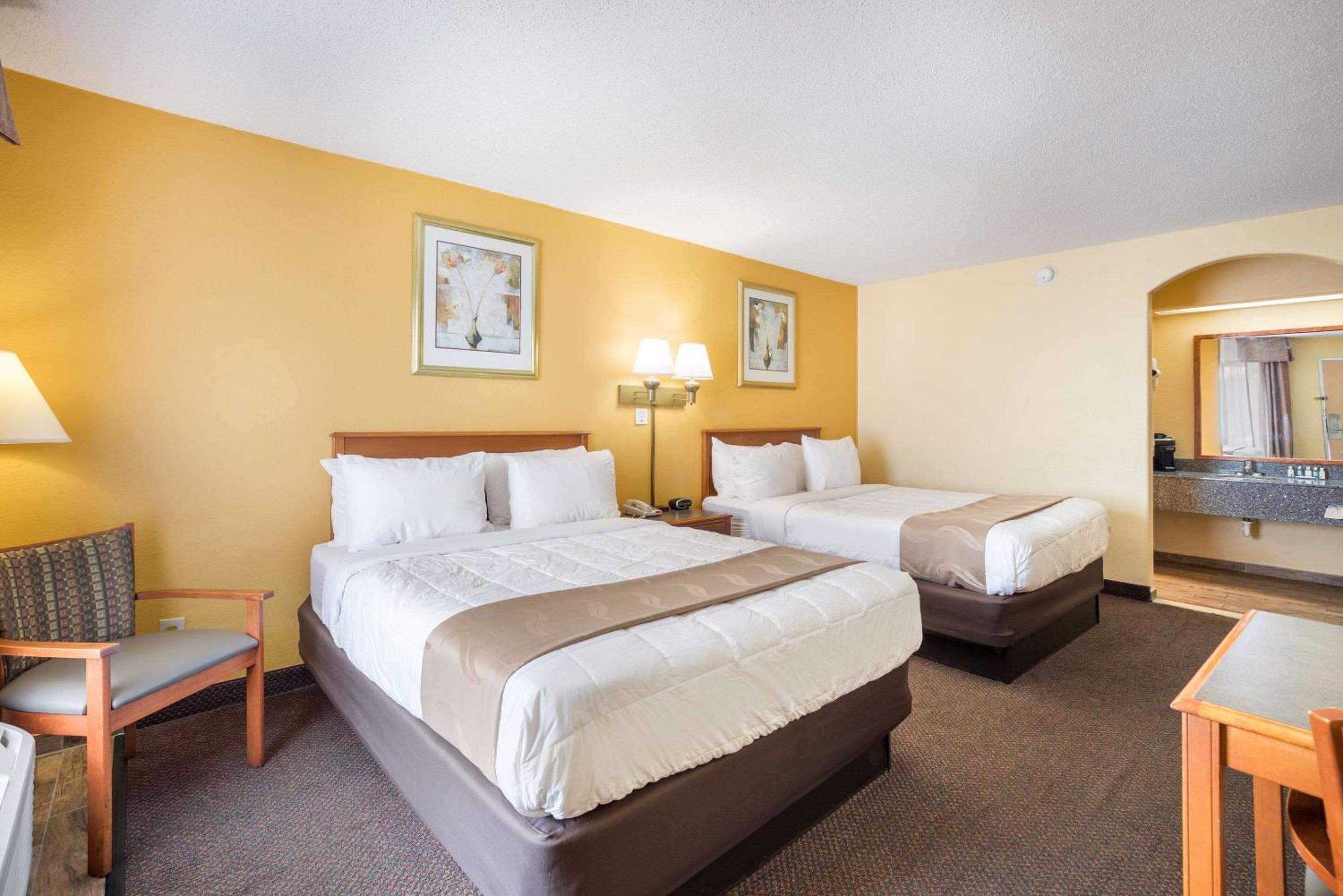 Standard Queen Room with Two Queen Beds - Non-Smoking - Photo 1