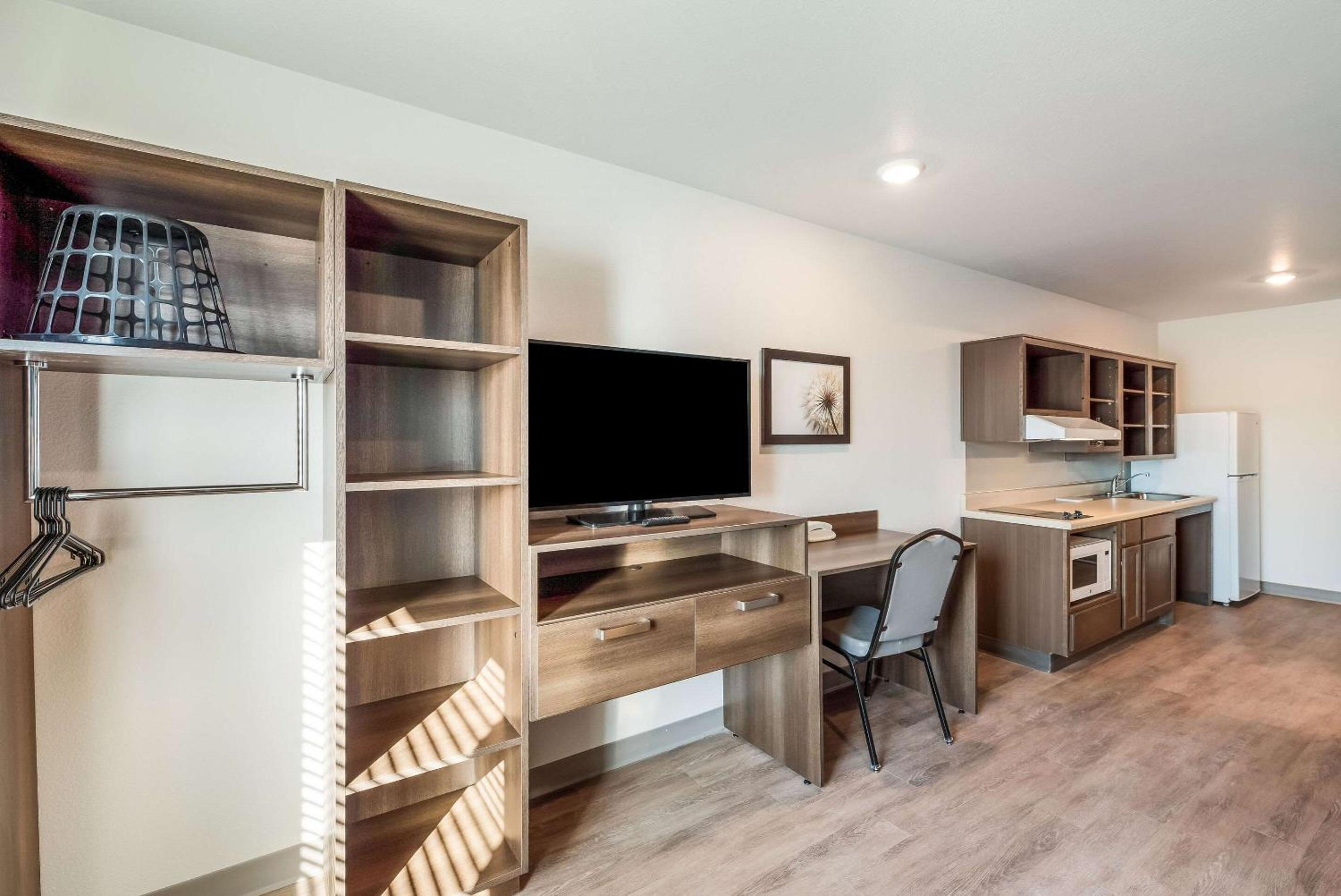 King Room - Accessible/Non Smoking - Photo 1