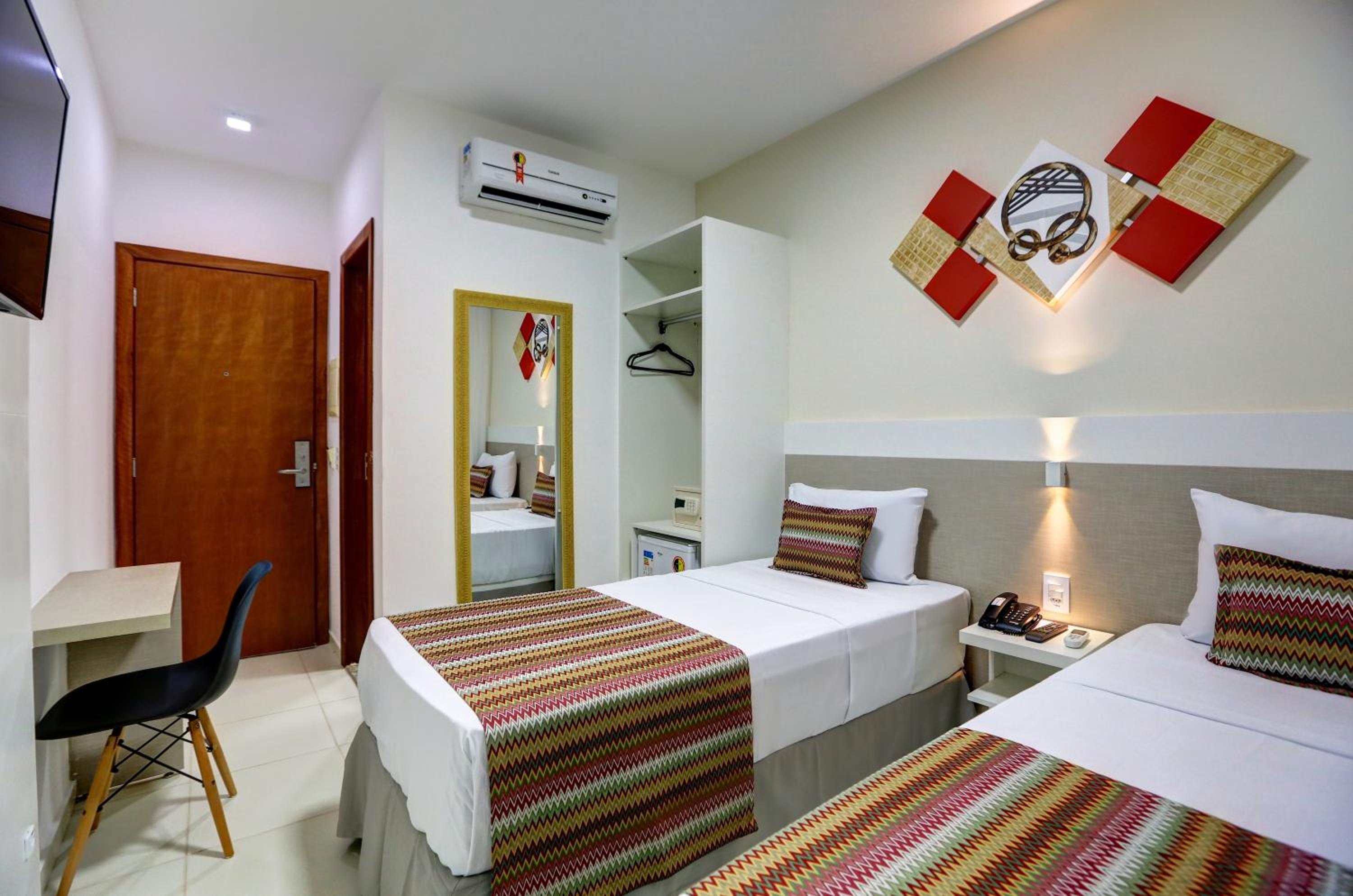 Standard Twin Room - Photo 2