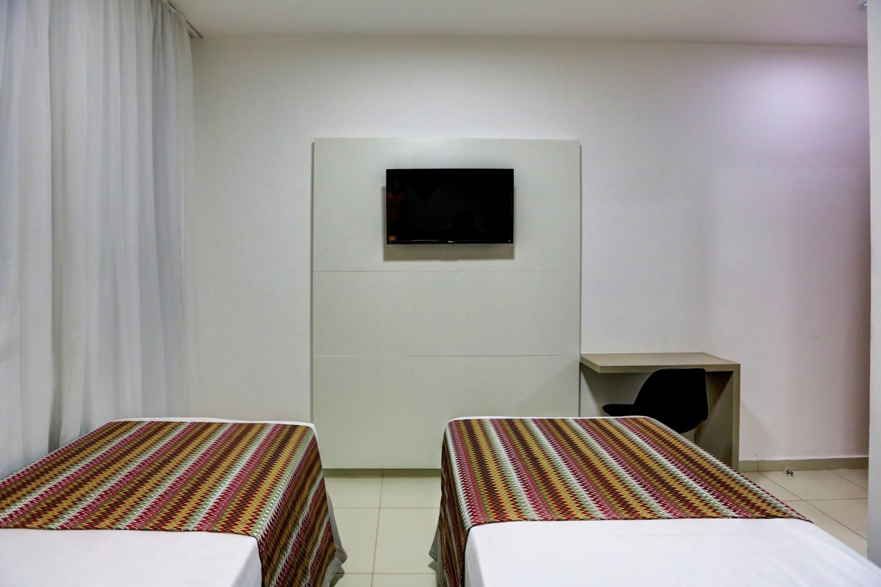 Standard Twin Room - Photo 5