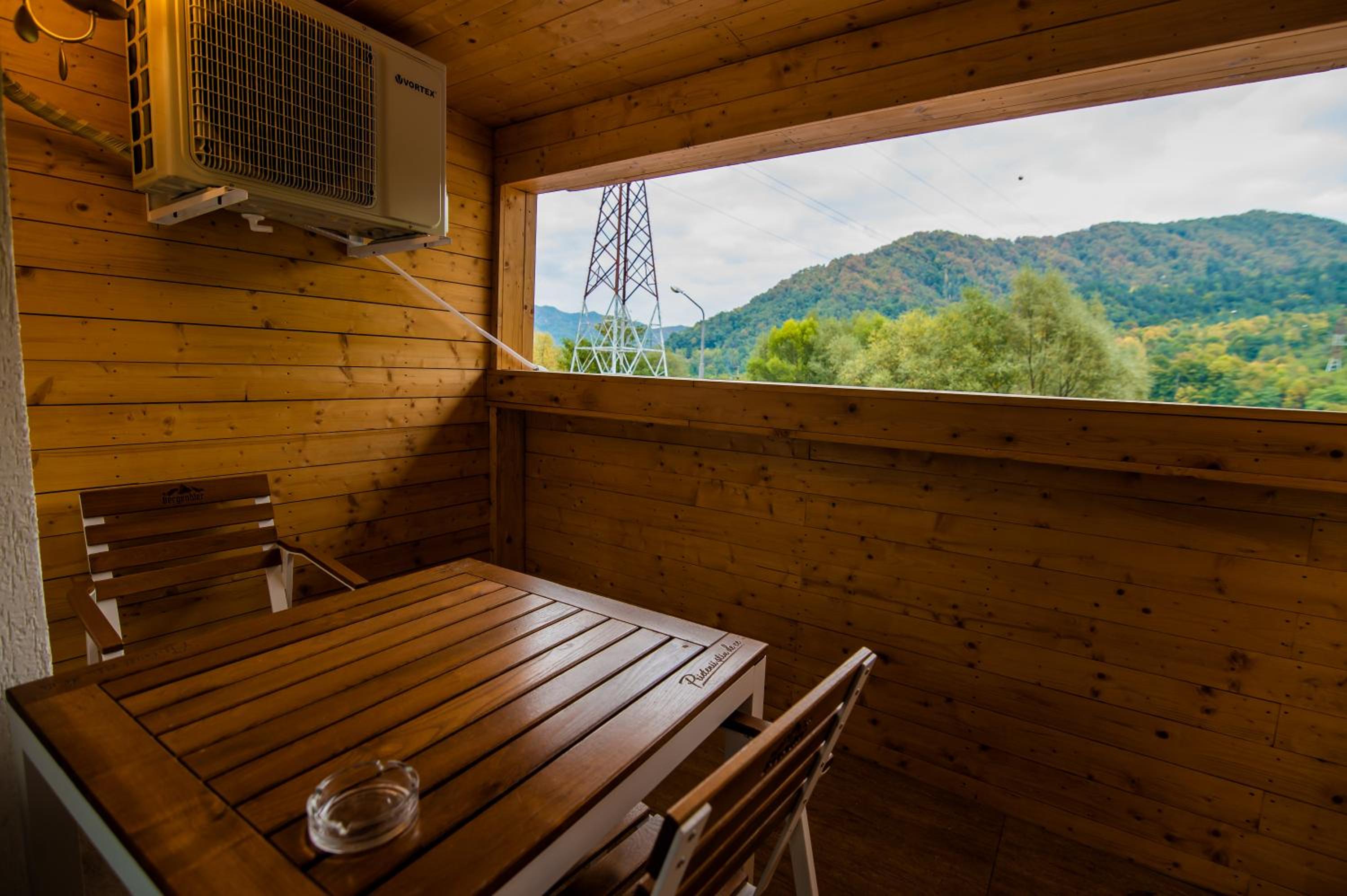 Suite with Balcony - Photo 29