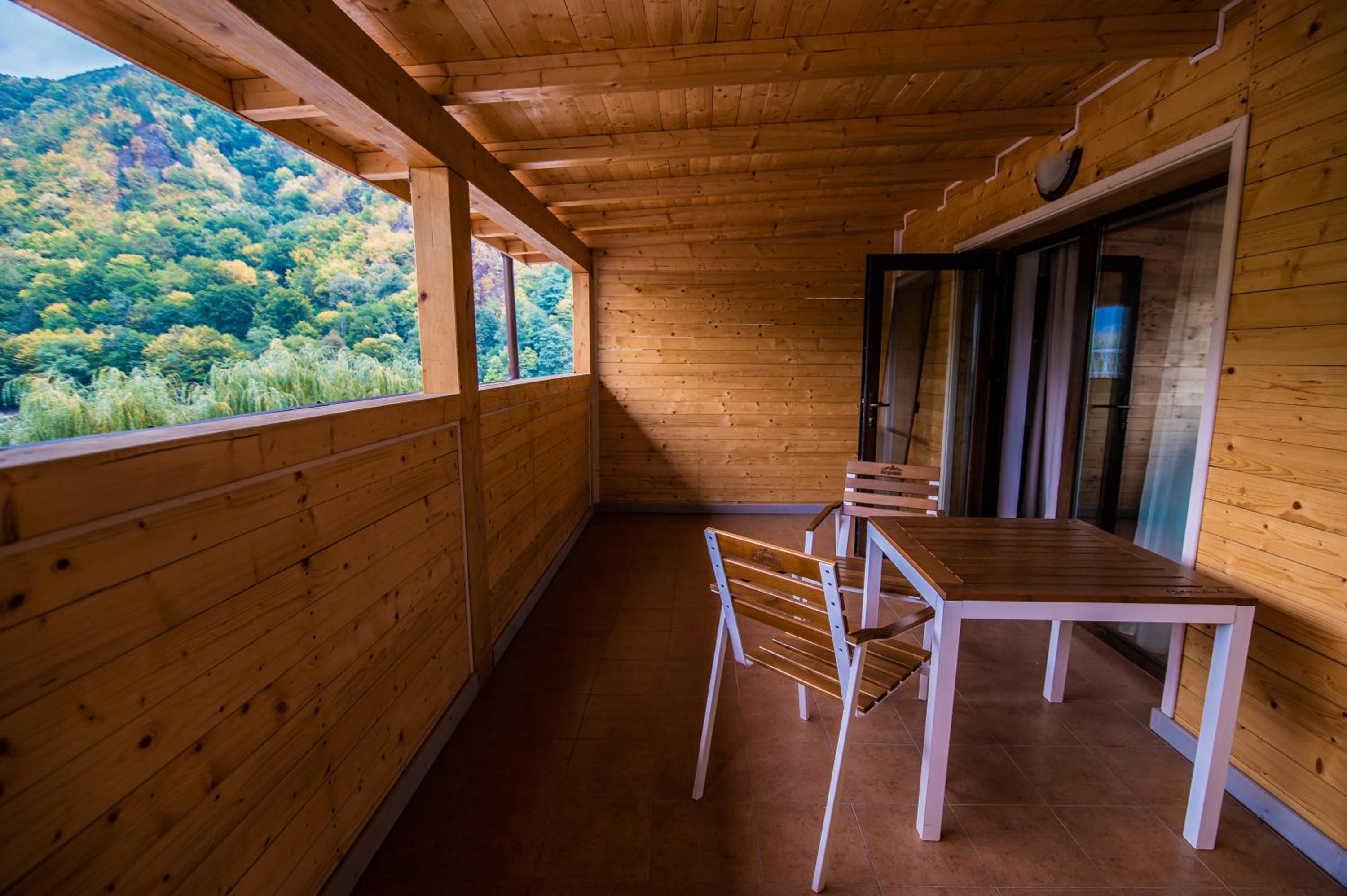 Suite with Balcony - Photo 25