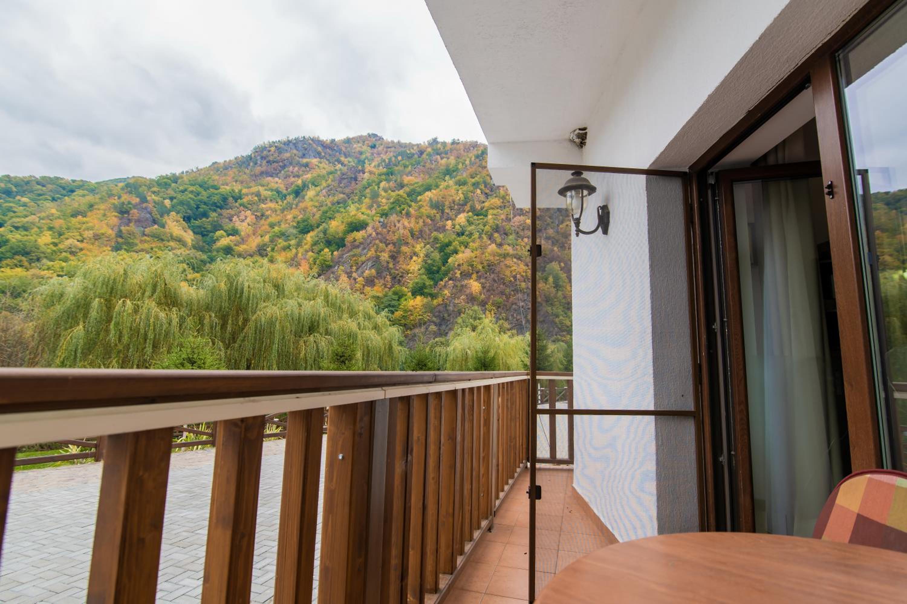 Superior Double or Twin Room with Balcony Building A - Photo 12
