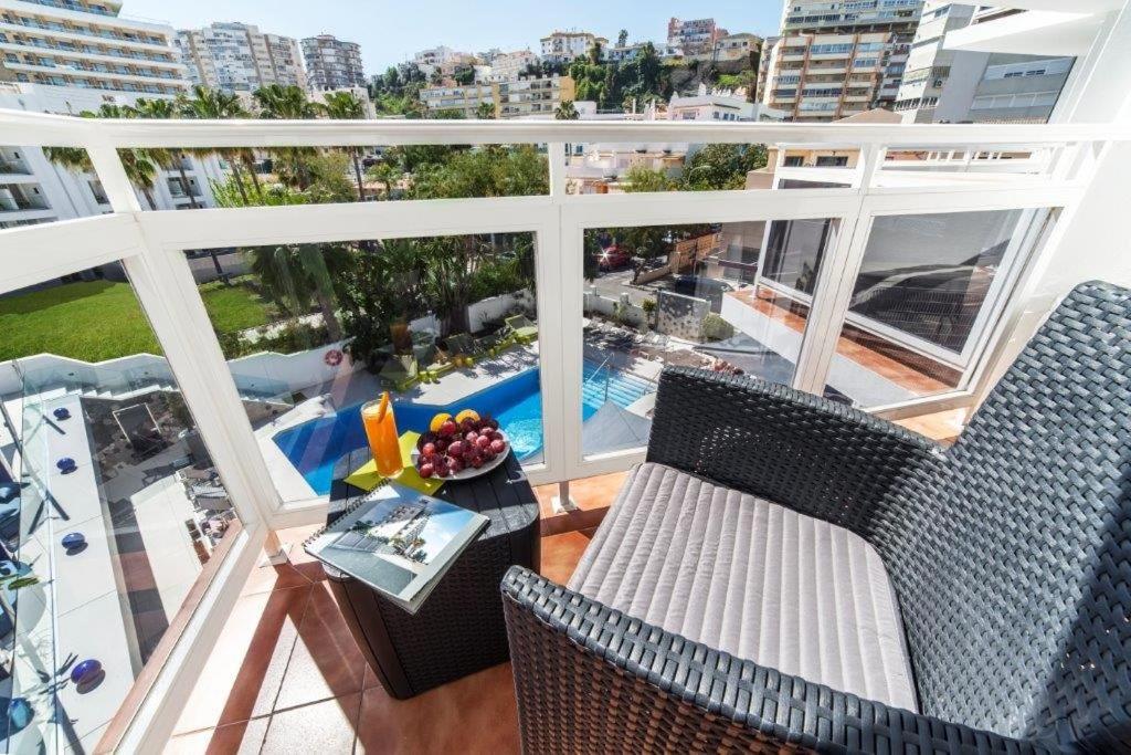 Double or Twin Room with Pool View - Photo 5