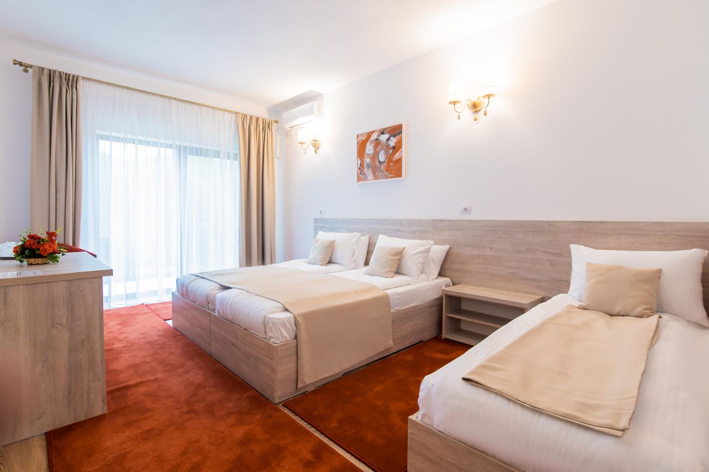 Triple Room with Balcony - Photo 15