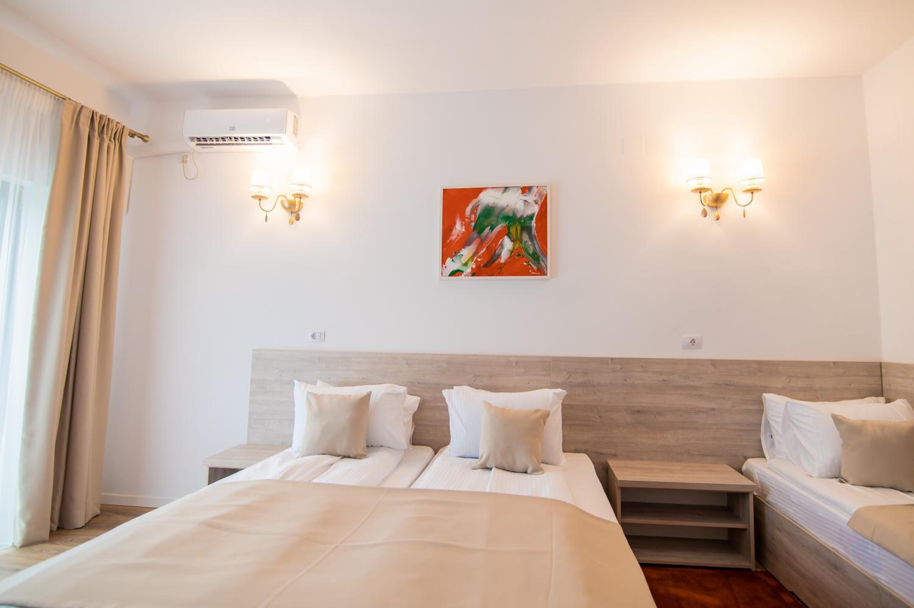 Triple Room with Balcony - Photo 4