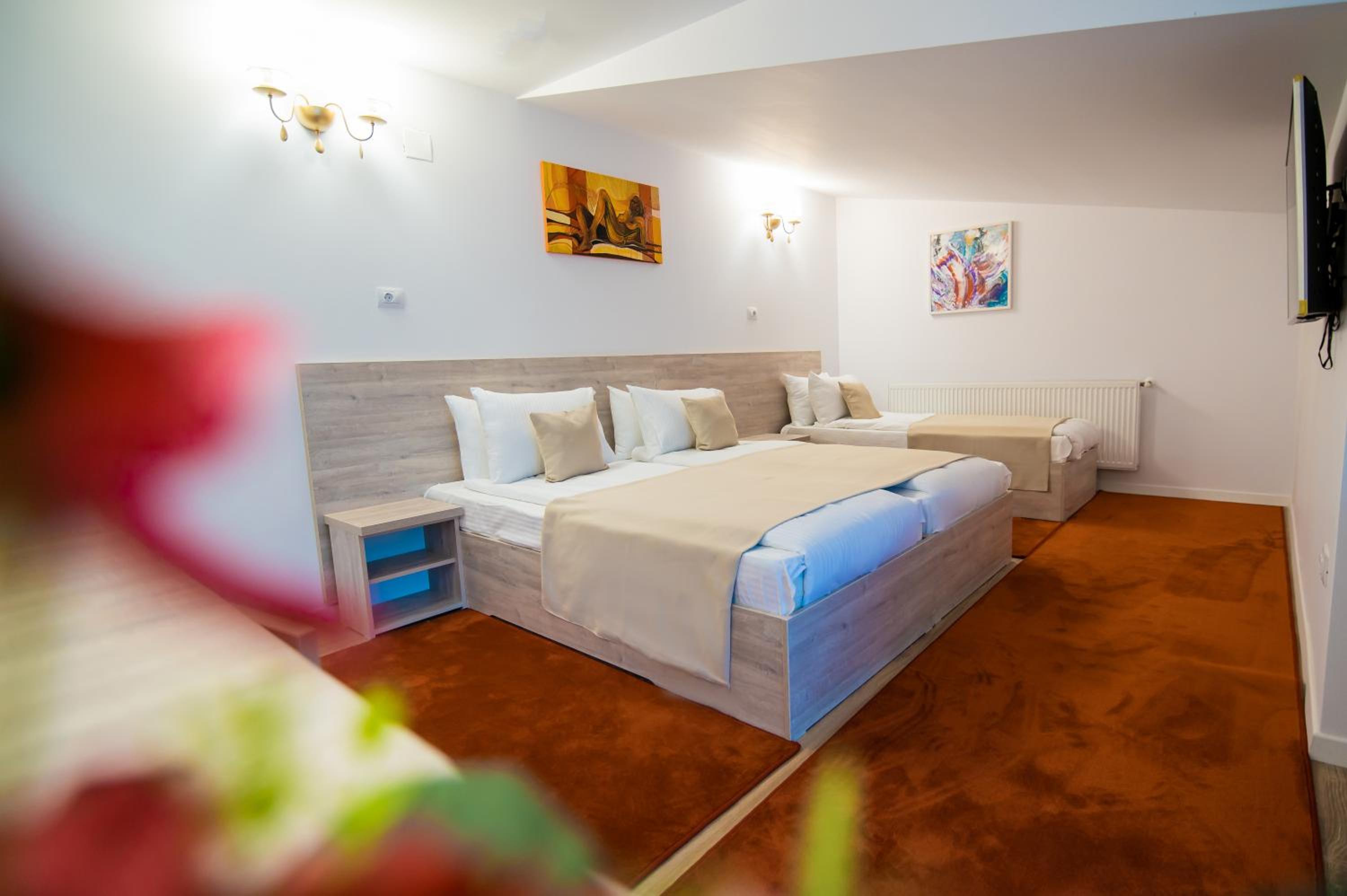 Triple Room with Balcony - Photo 7