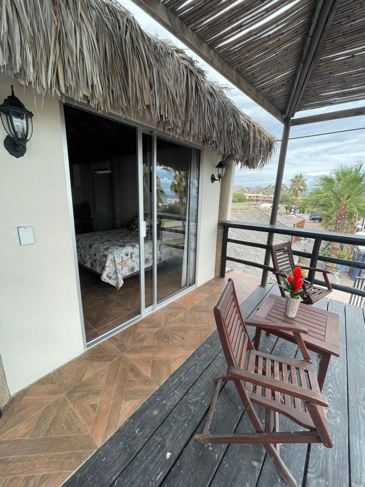 Studio with Balcony - Photo 3