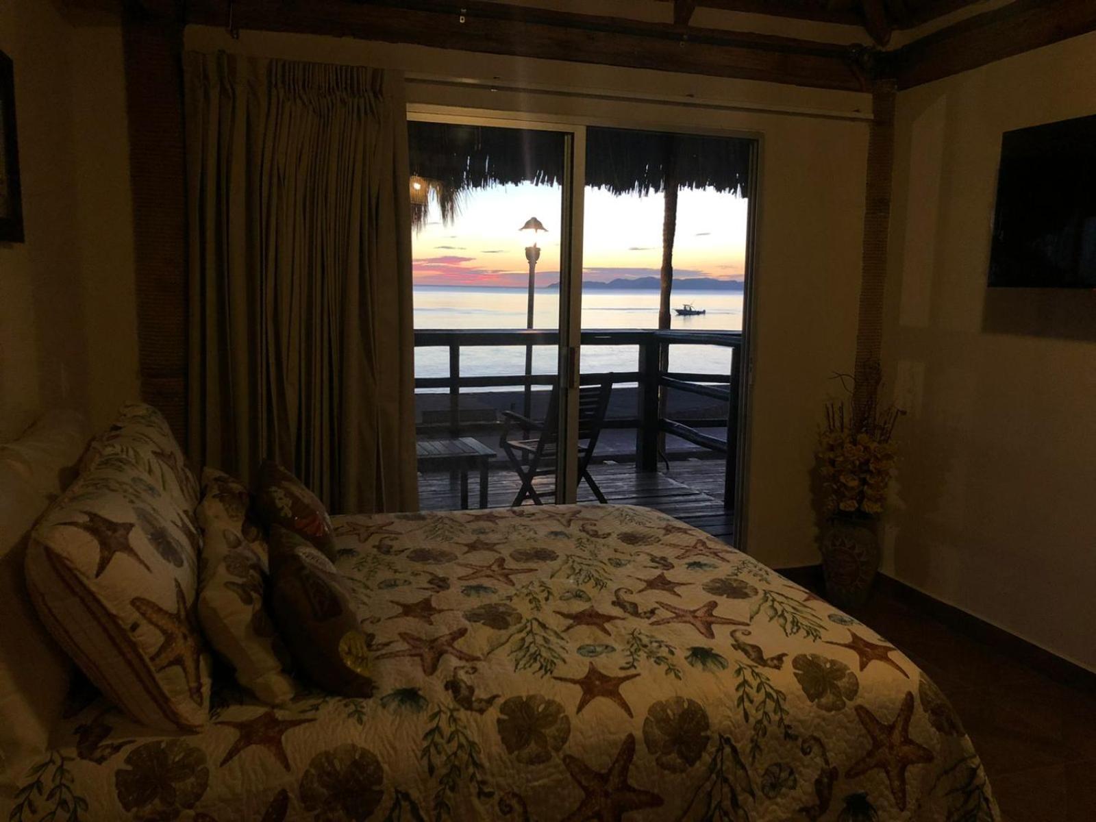 Studio with Balcony - Photo 15