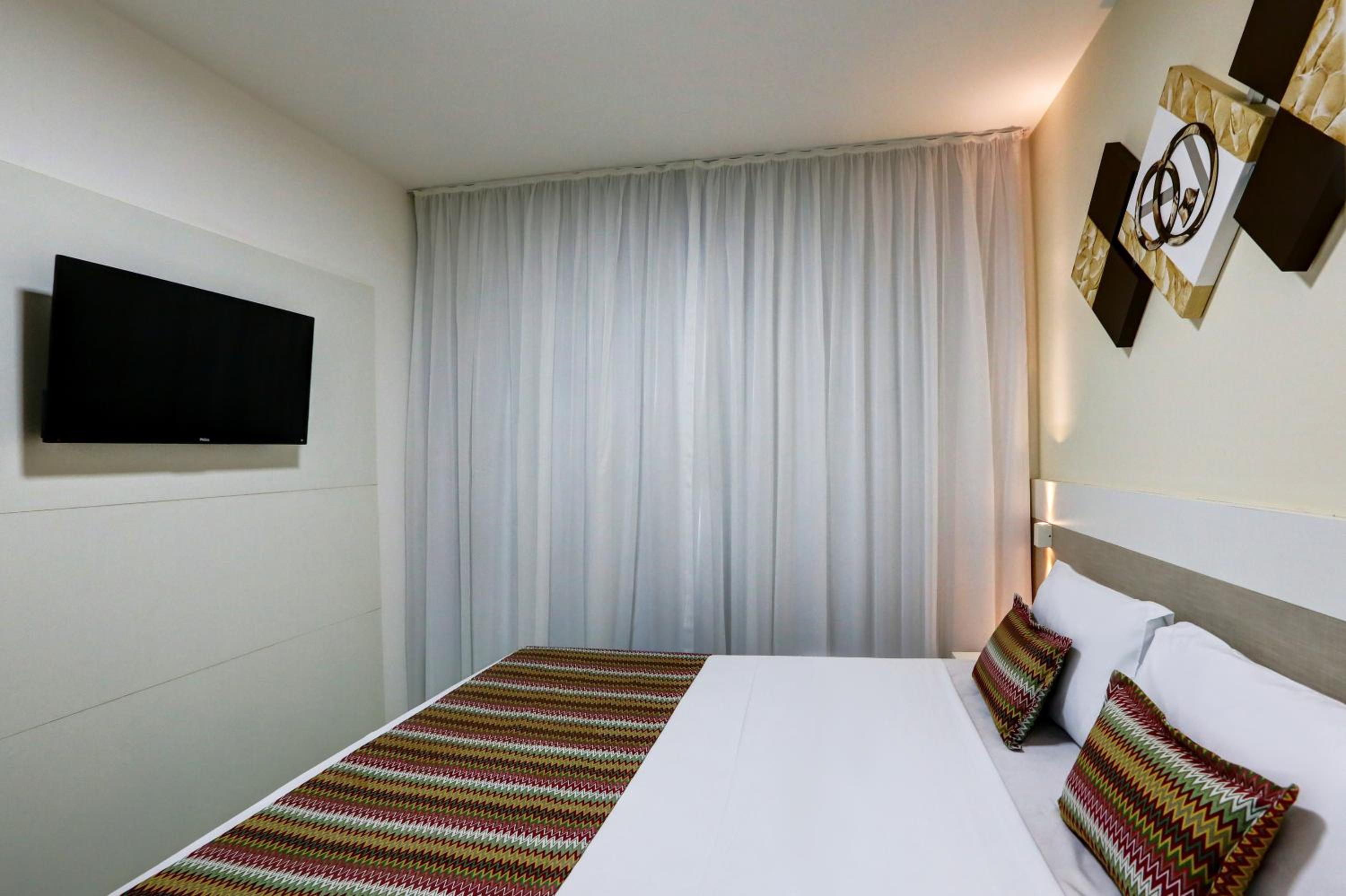 Standard Double Room - Photo 2