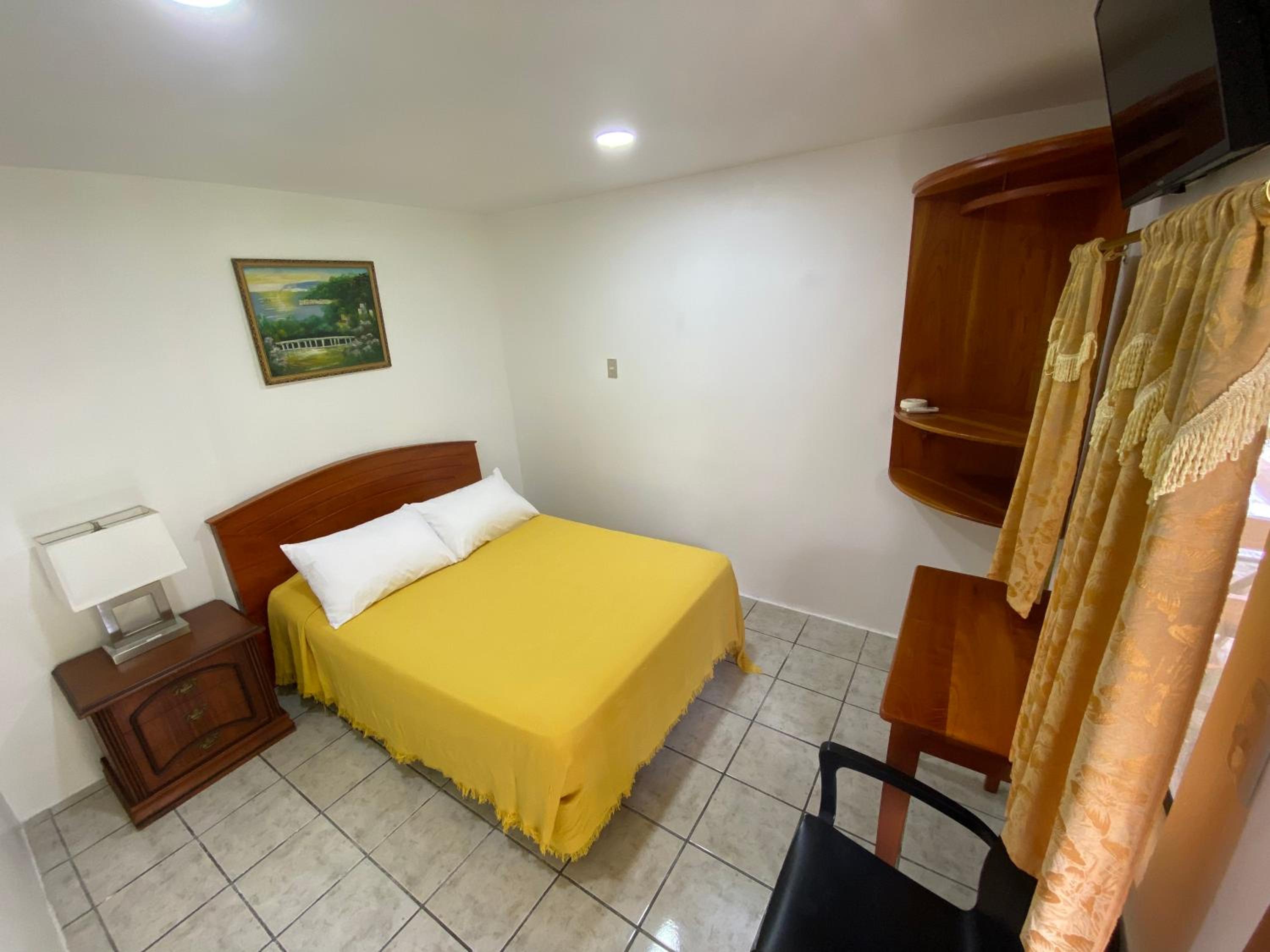 Budget Double Room photo 2