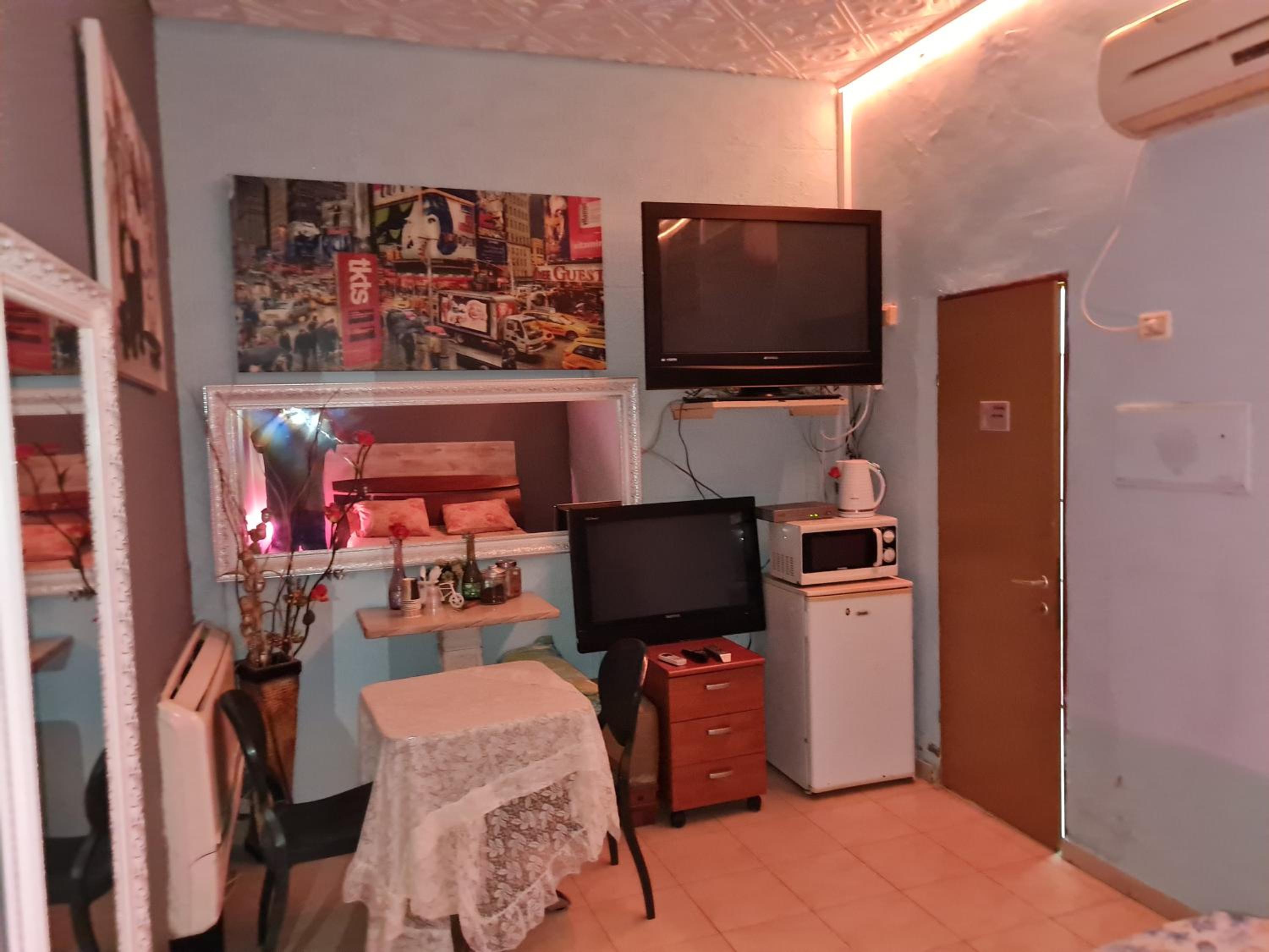 Double Room - Photo 8