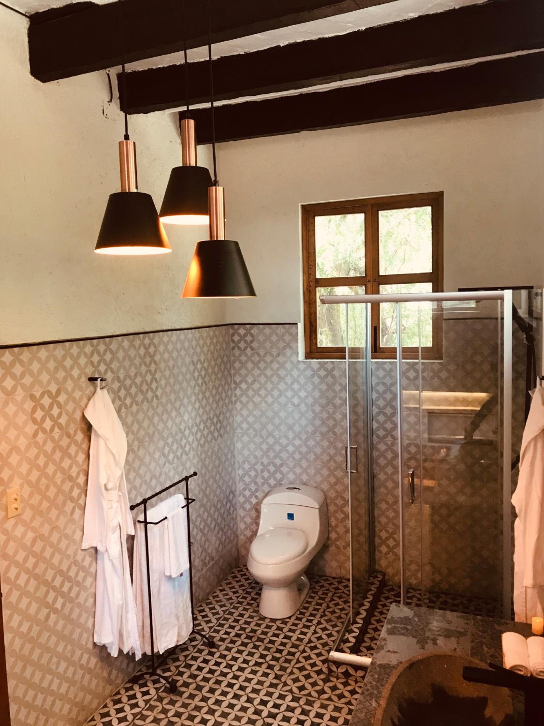 Deluxe Suite with Spa Bath - Photo 3
