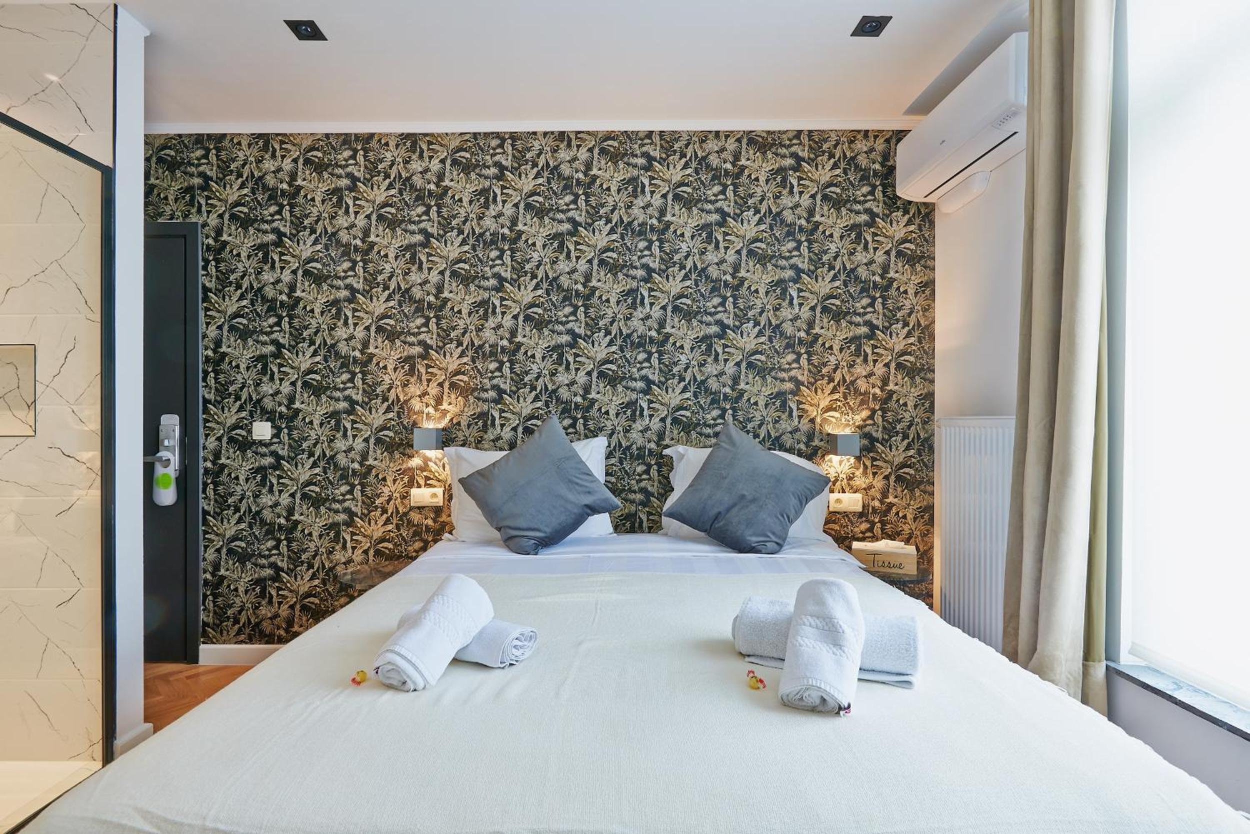 Deluxe Room - Photo 3