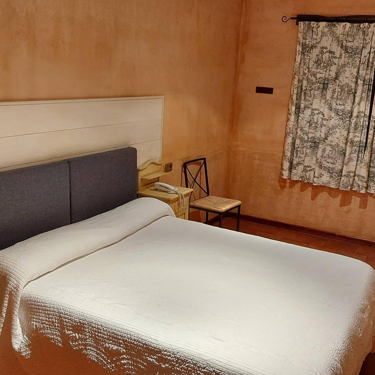 Double Room - Photo 9