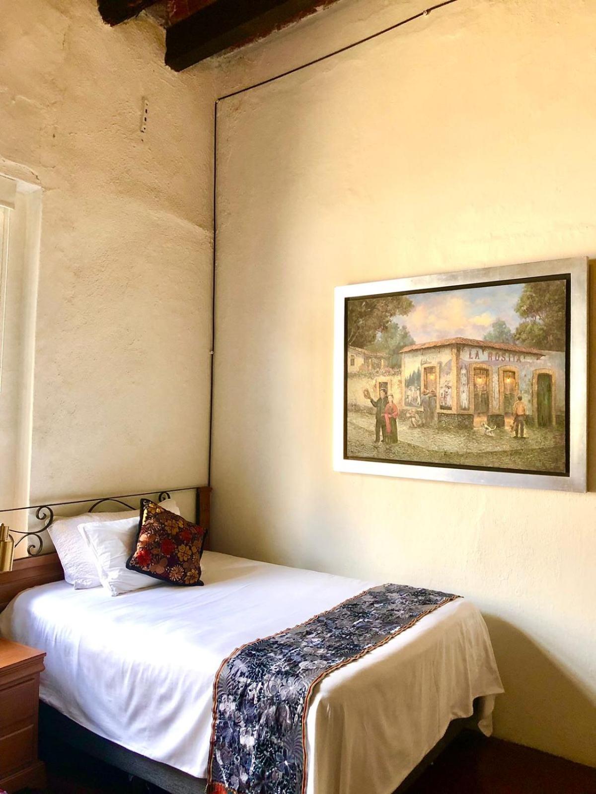Deluxe Queen Room with Two Queen Beds - Photo 8