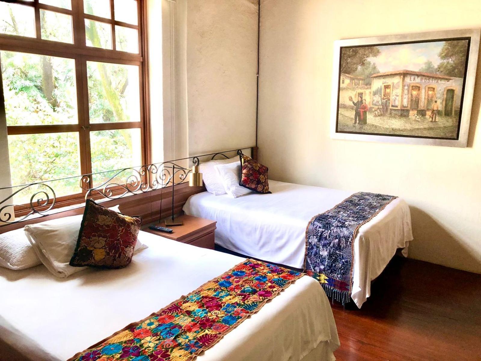 Deluxe Queen Room with Two Queen Beds - Photo 4