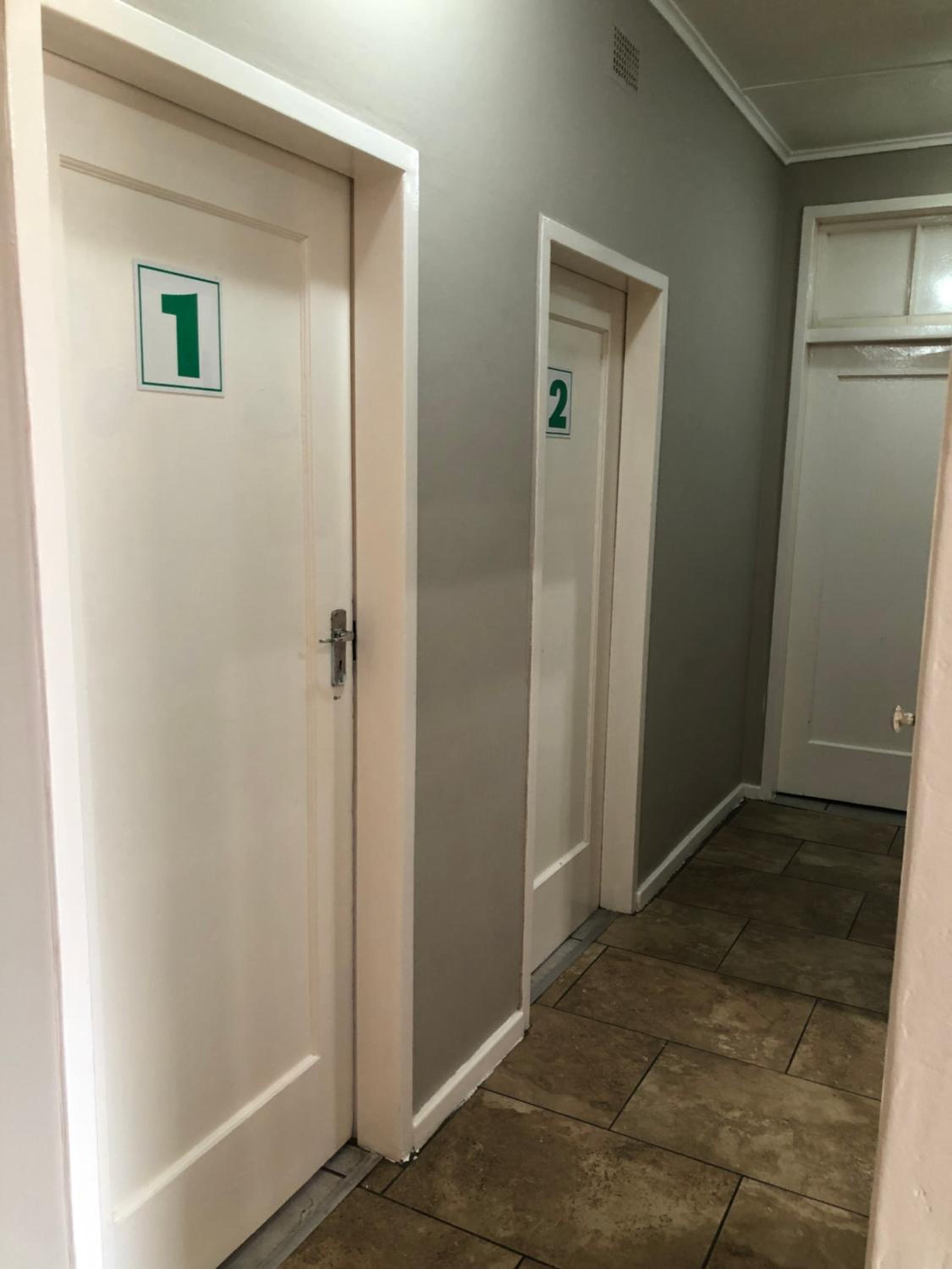 Double Room with Shared Bathroom photo 2