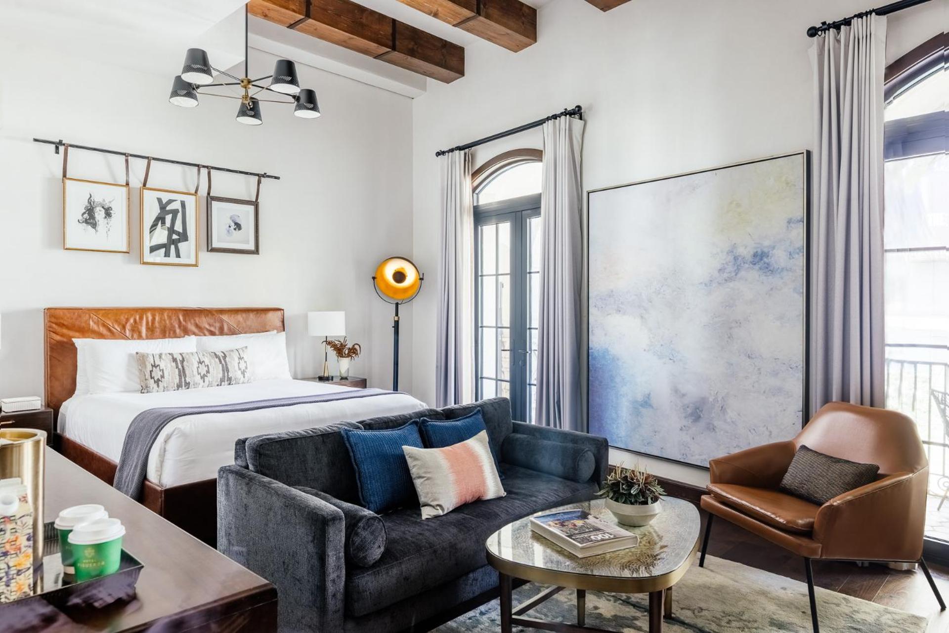 Junior King Suite