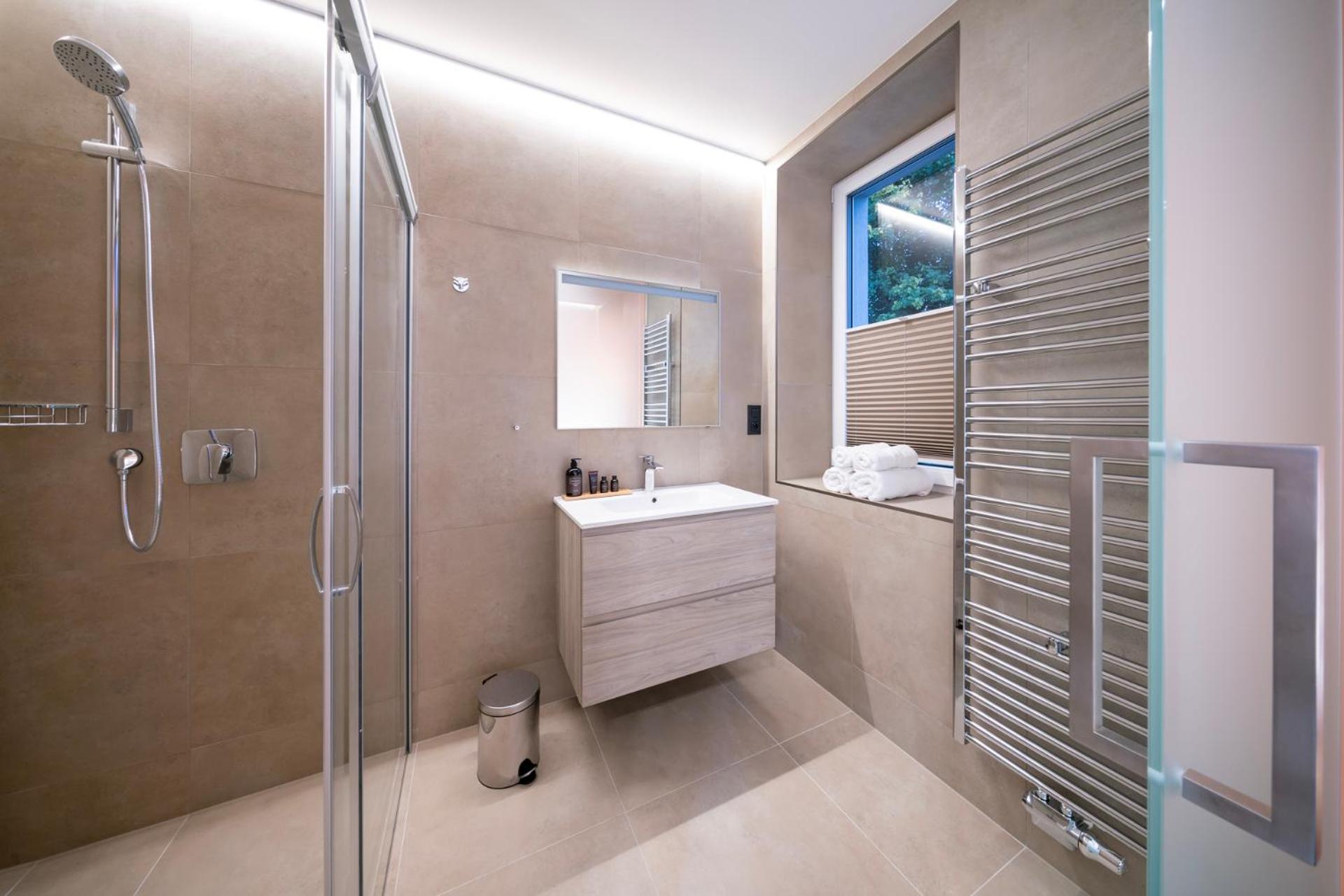 Superior Deluxe Double or Twin Room  - Photo 2