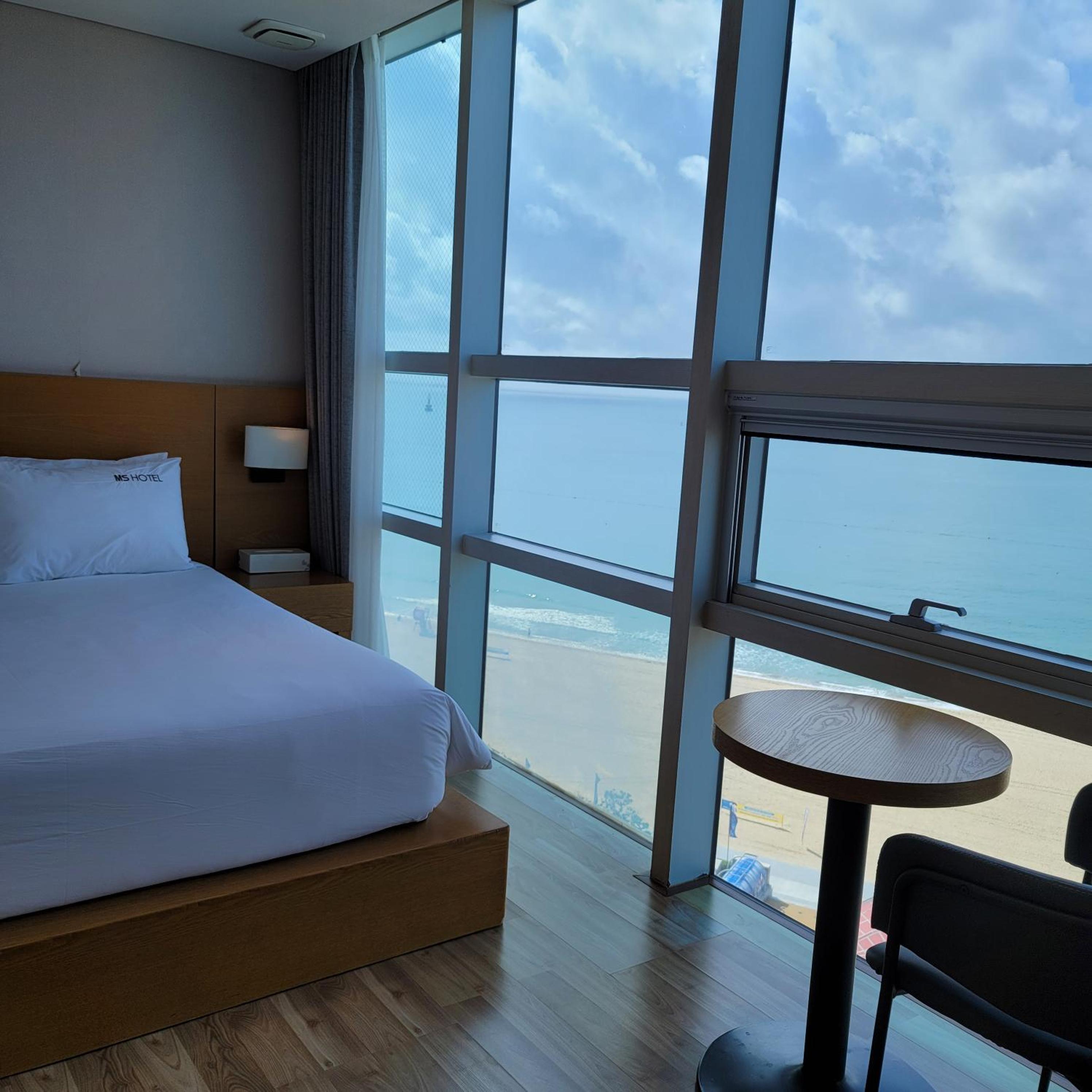 Standard Double Room with Ocean View - Photo 6