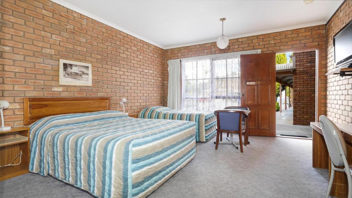 Double or Twin Room with Extra Bed - Photo 1