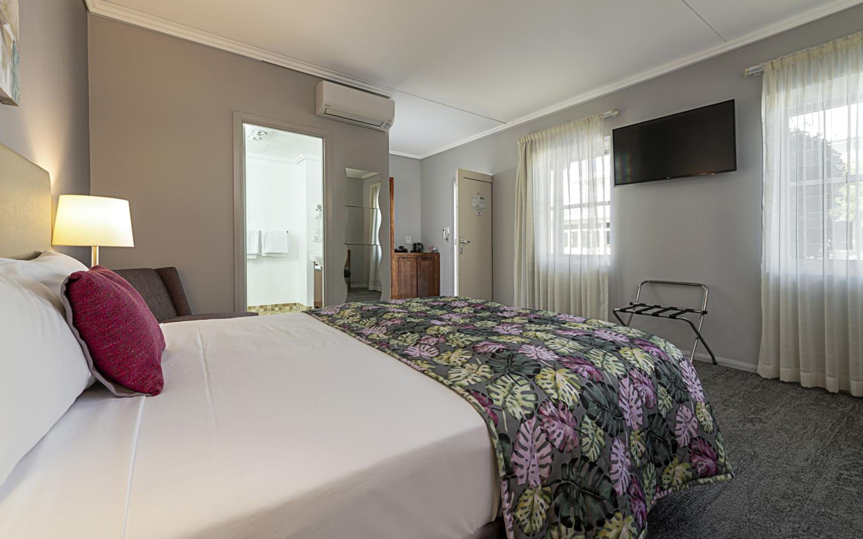 Queen Room photo 3