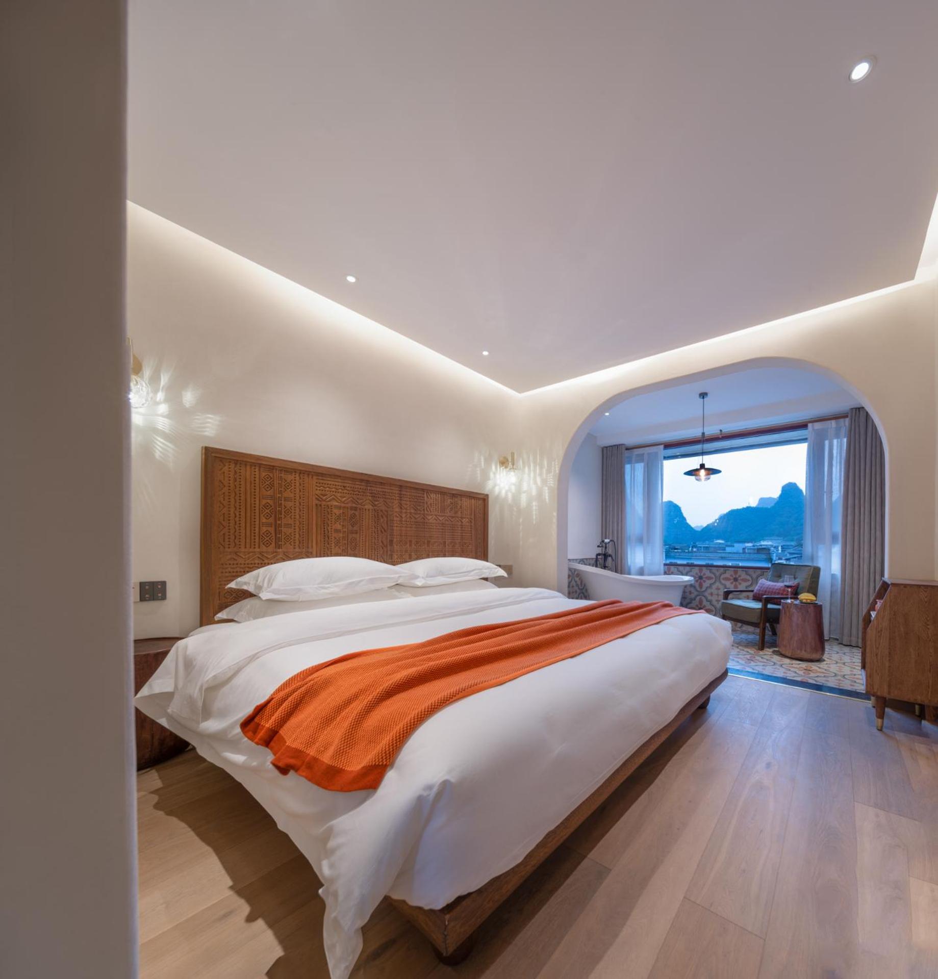 Deluxe Double Room with Bath photo 2
