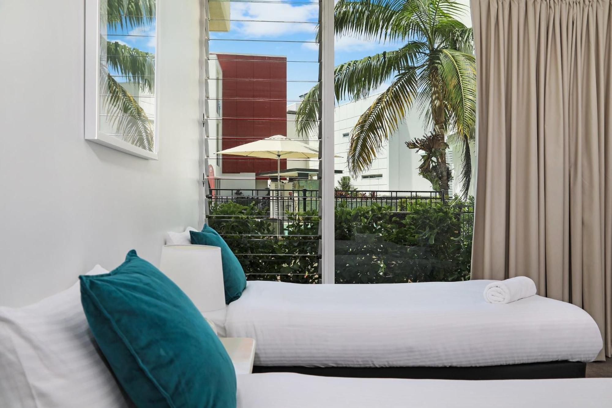 Three-Bedroom Apartment with Pool View photo 3