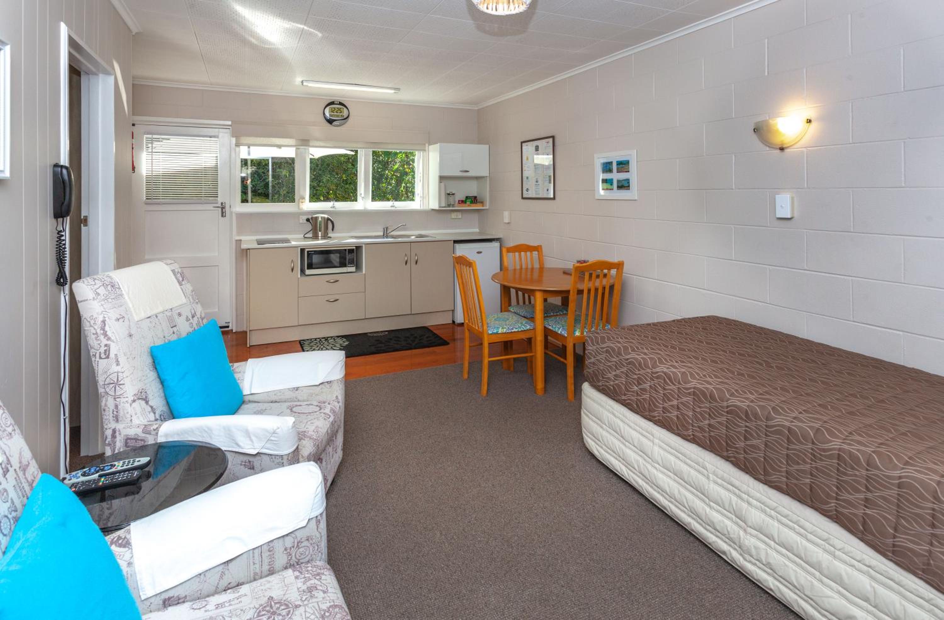 One-Bedroom Apartment - Photo 8