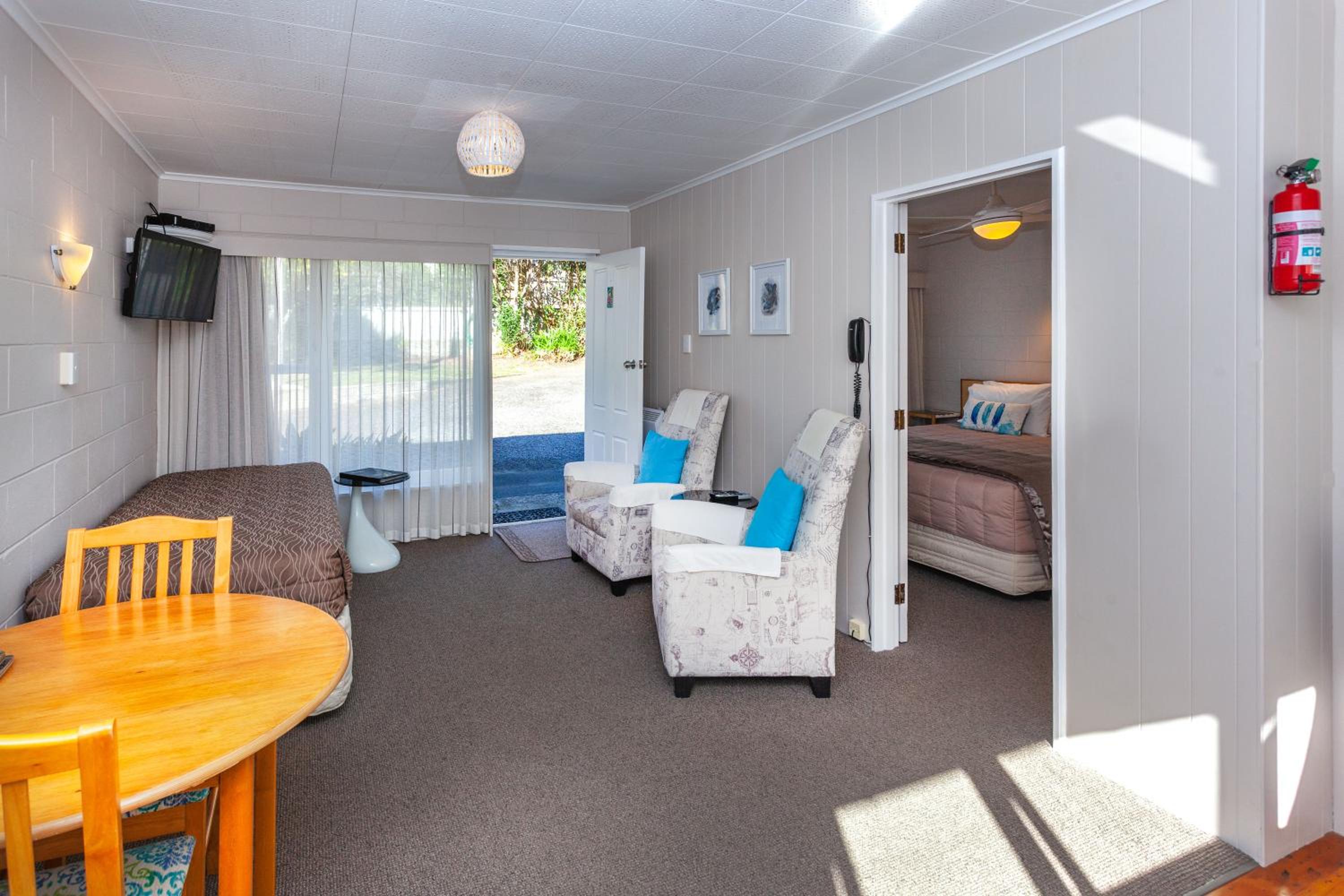 One-Bedroom Apartment - Photo 9
