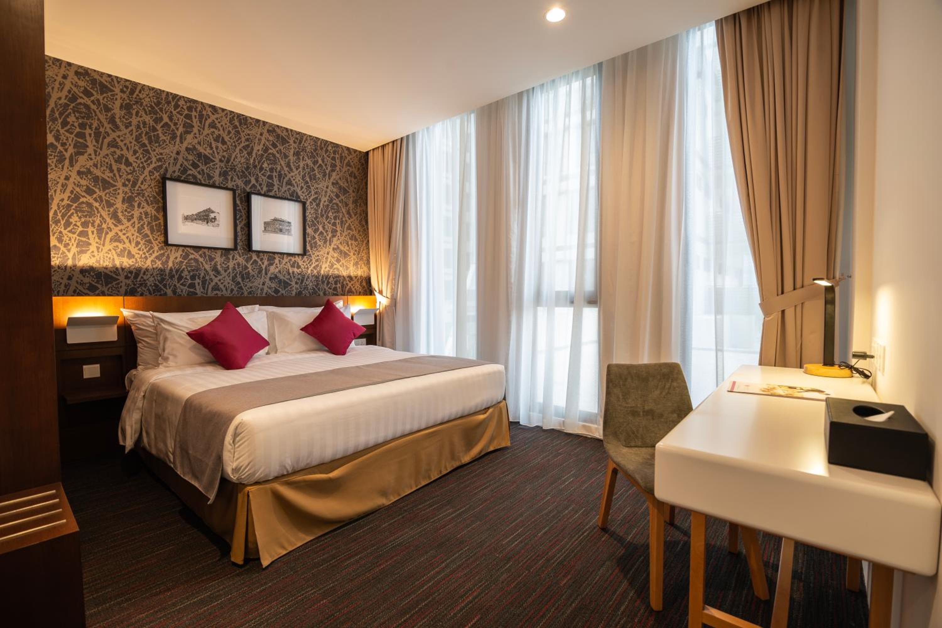 Classic Suite - East - Photo 2