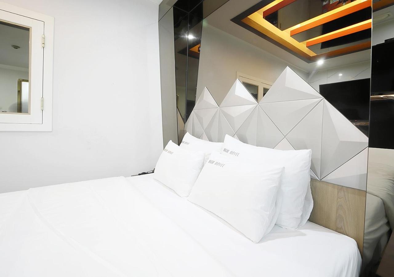 Standard Double Room - Photo 13