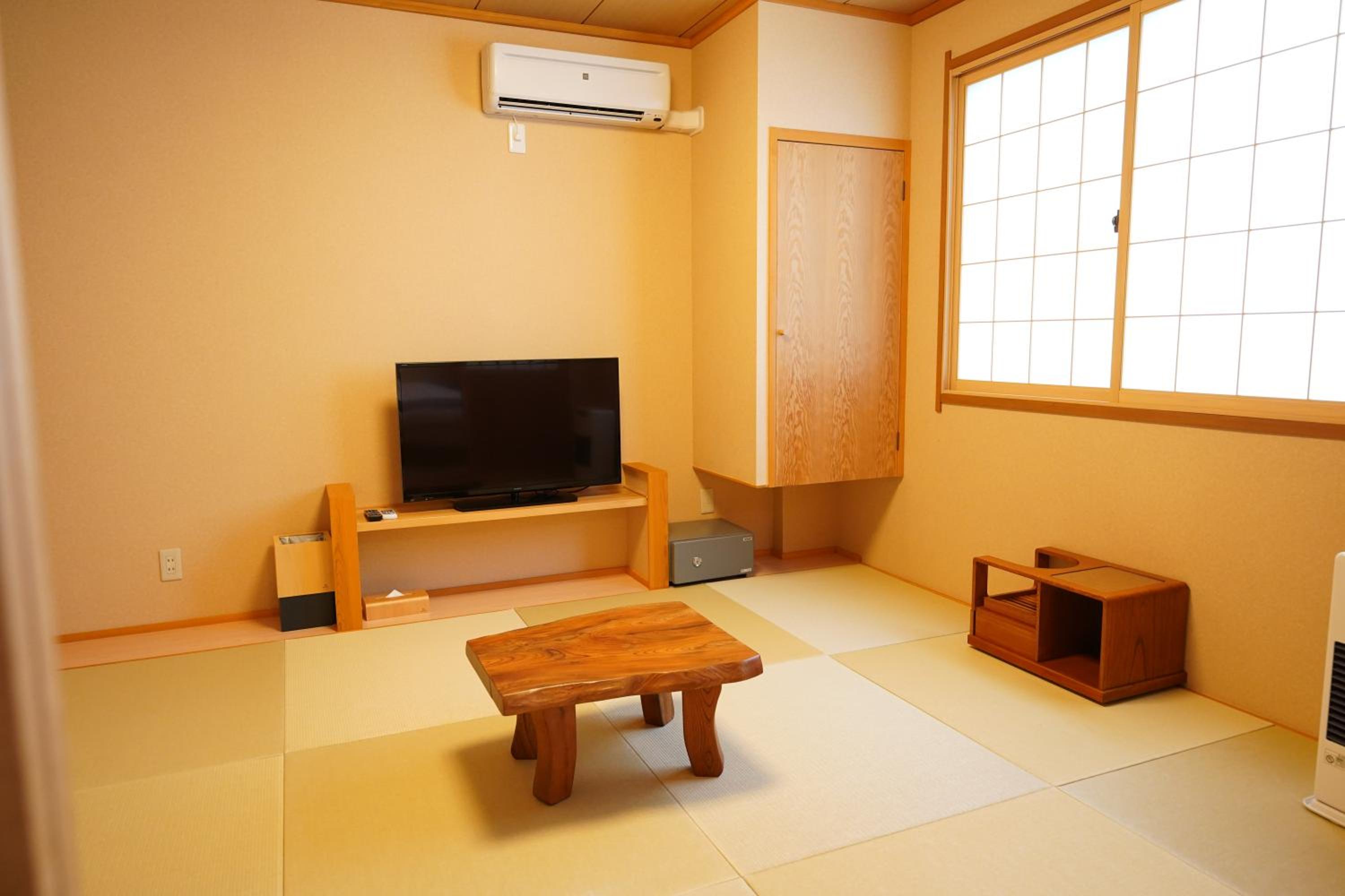 Standard Twin Room photo 3