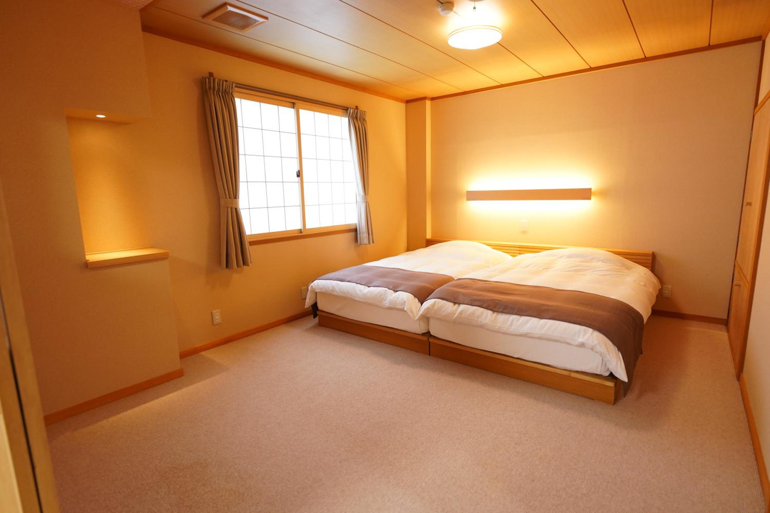 Standard Twin Room - Photo 1