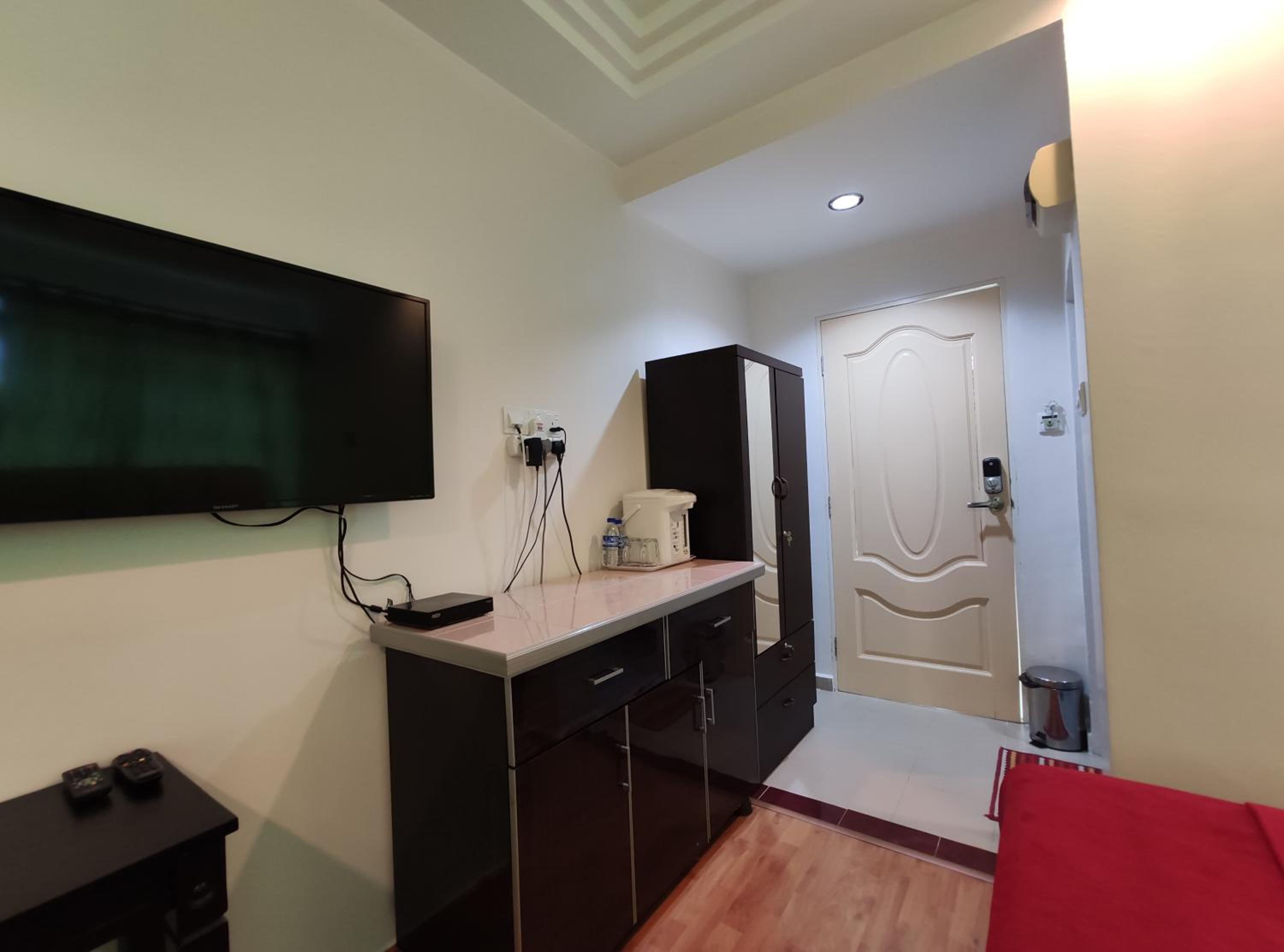Deluxe Family Room - Photo 2