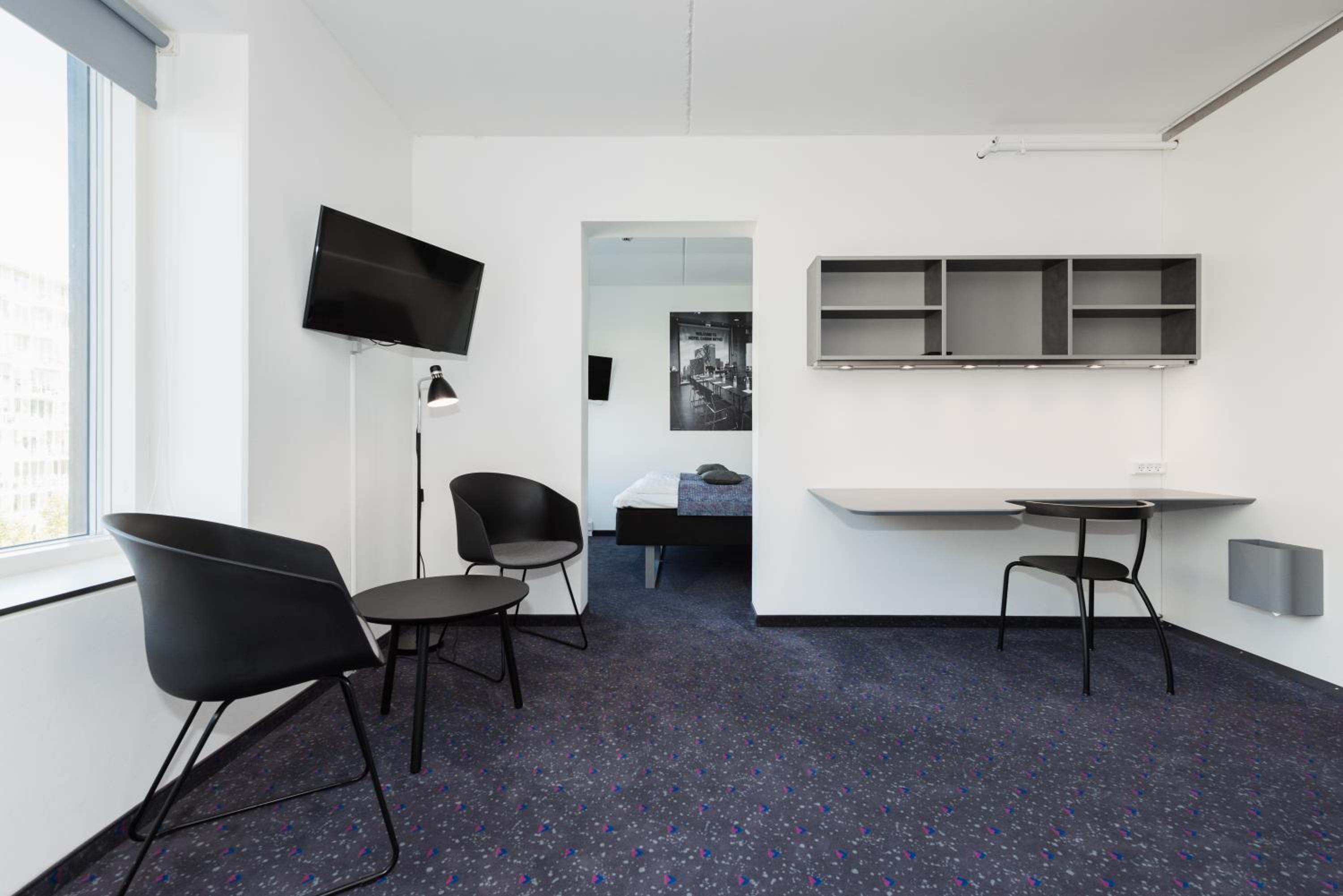 2 Room Apartment - Photo 1