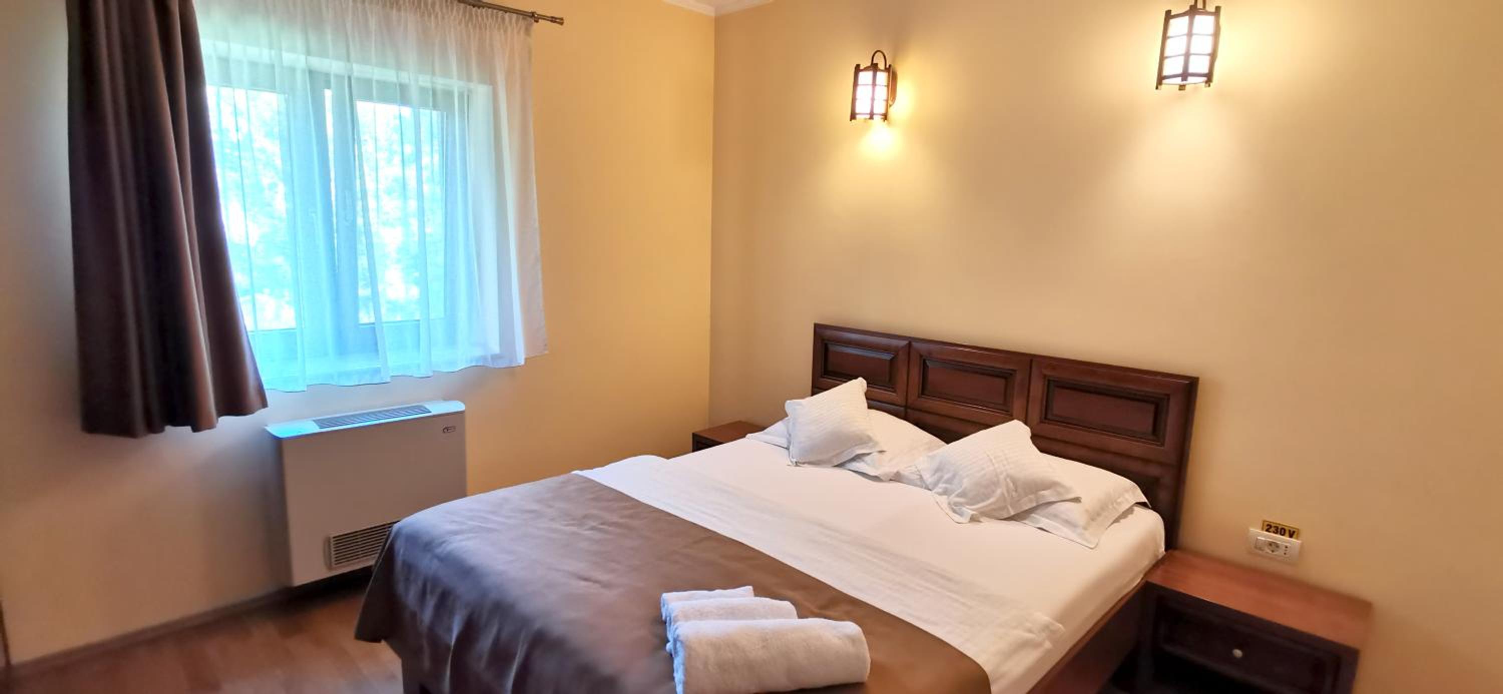 One-Bedroom Apartment - Photo 3