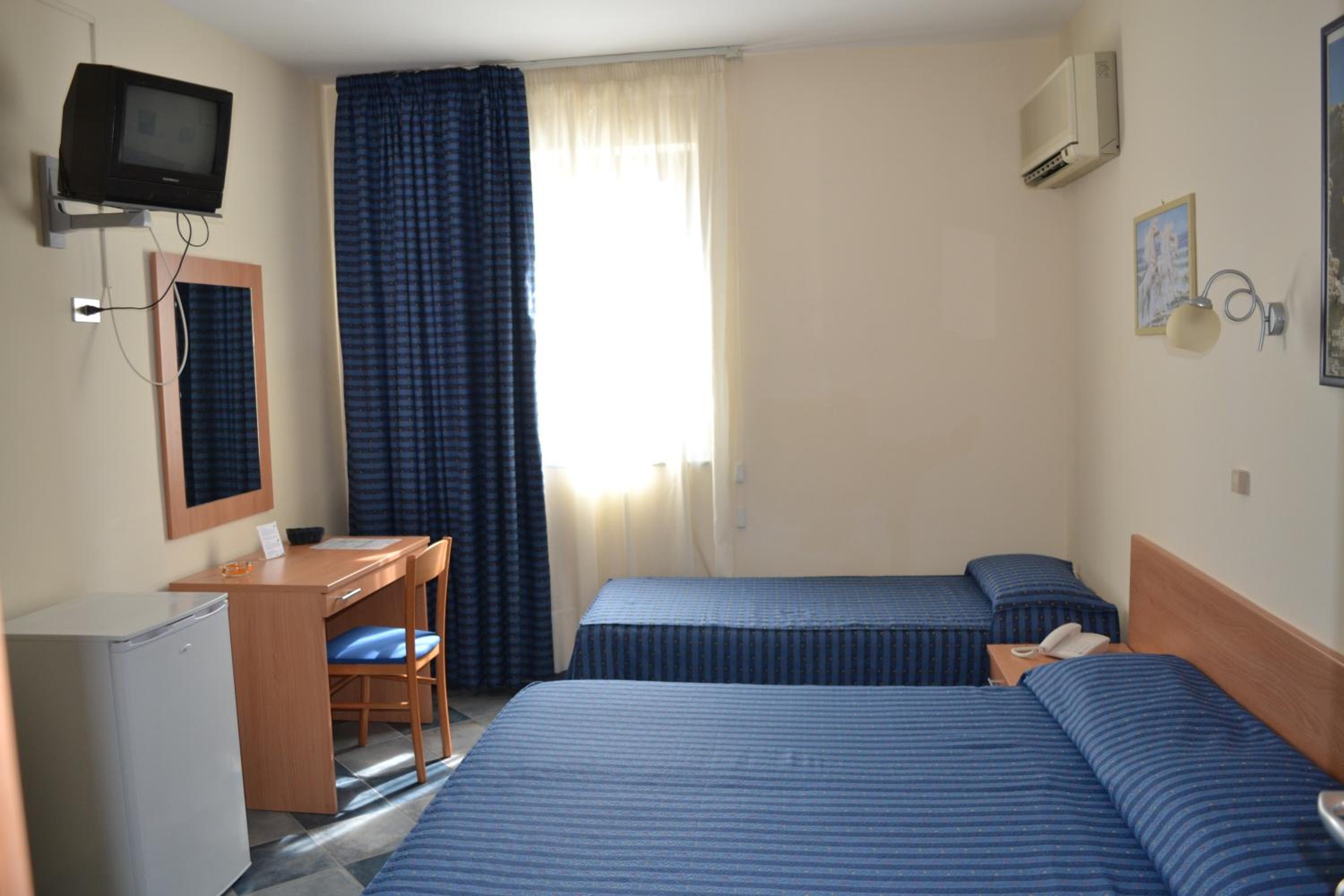 Double or Twin Room photo 2
