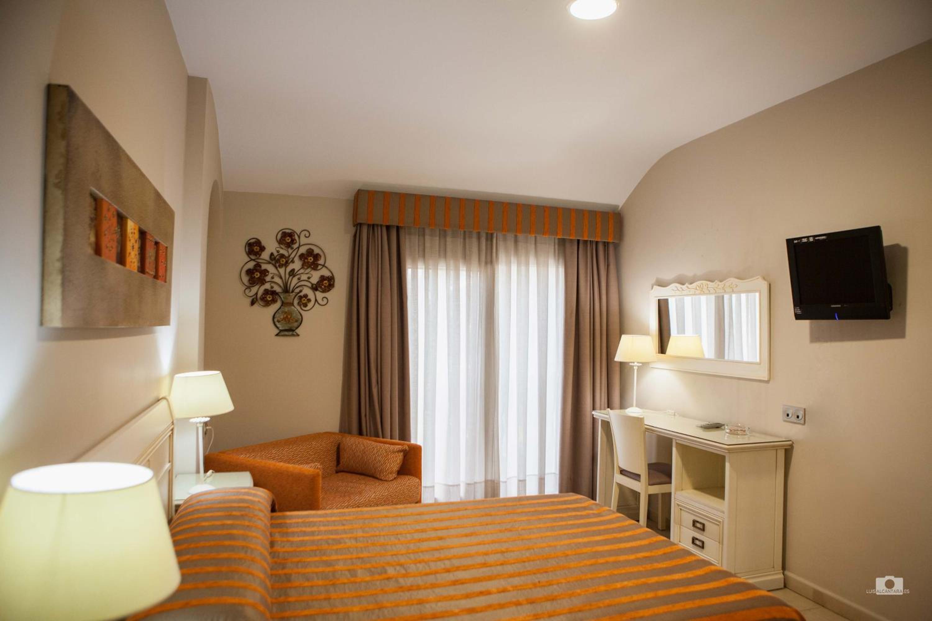 Double or Twin Room photo 2